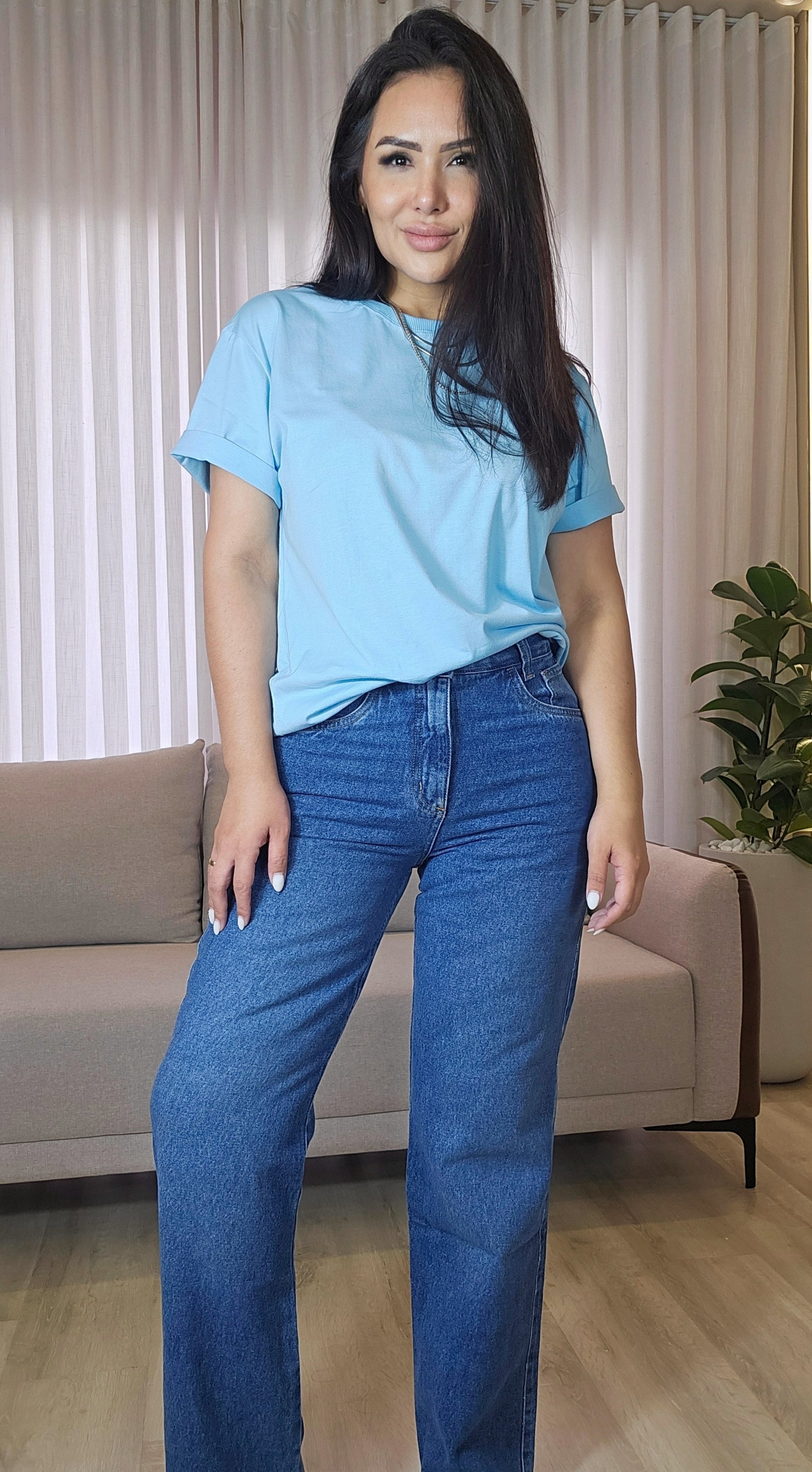 T-shirt Azul Feminina em Algodão Premium com Caimento Leve e Toque Suave