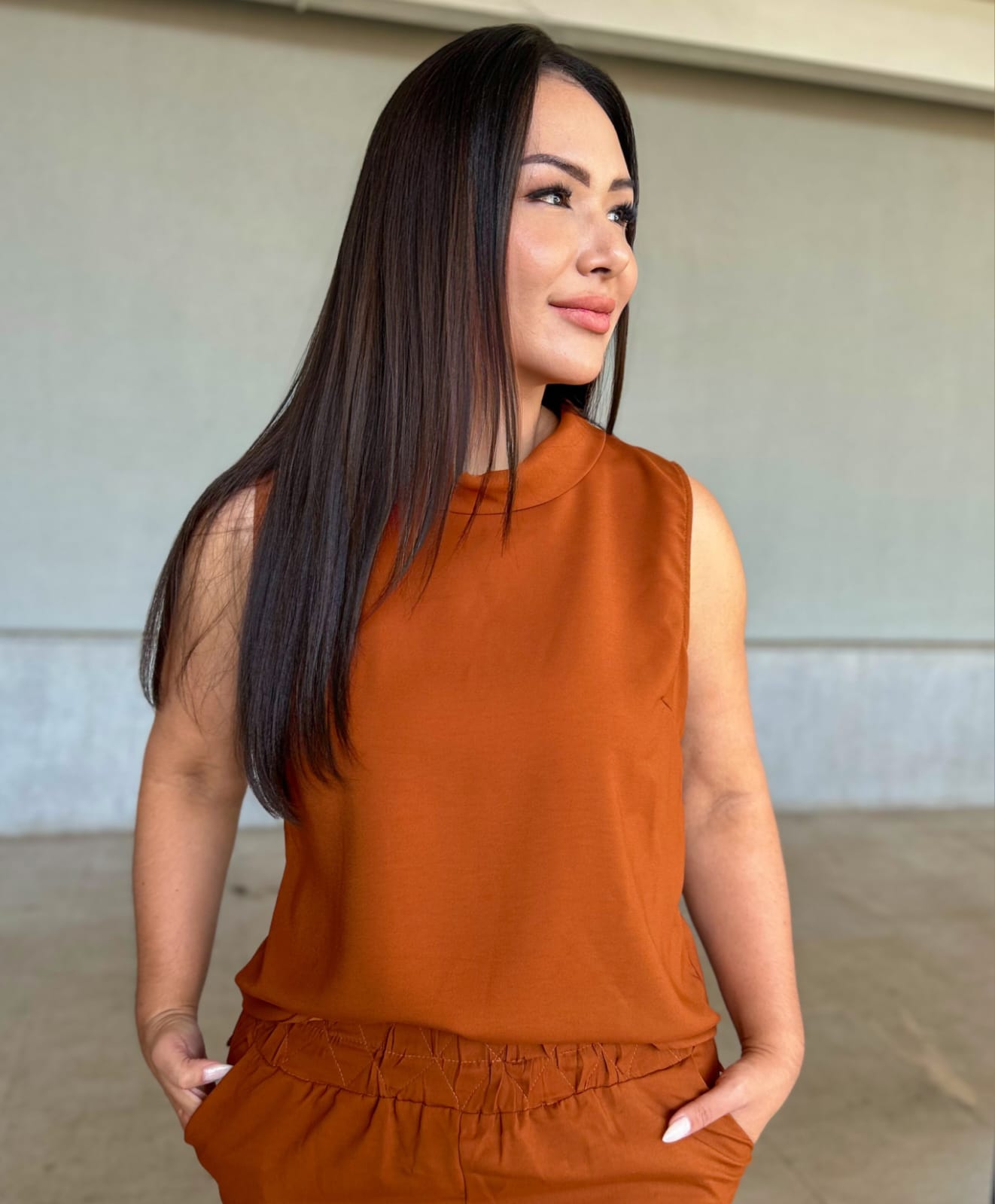 Conjunto feminino preto leve e fluido