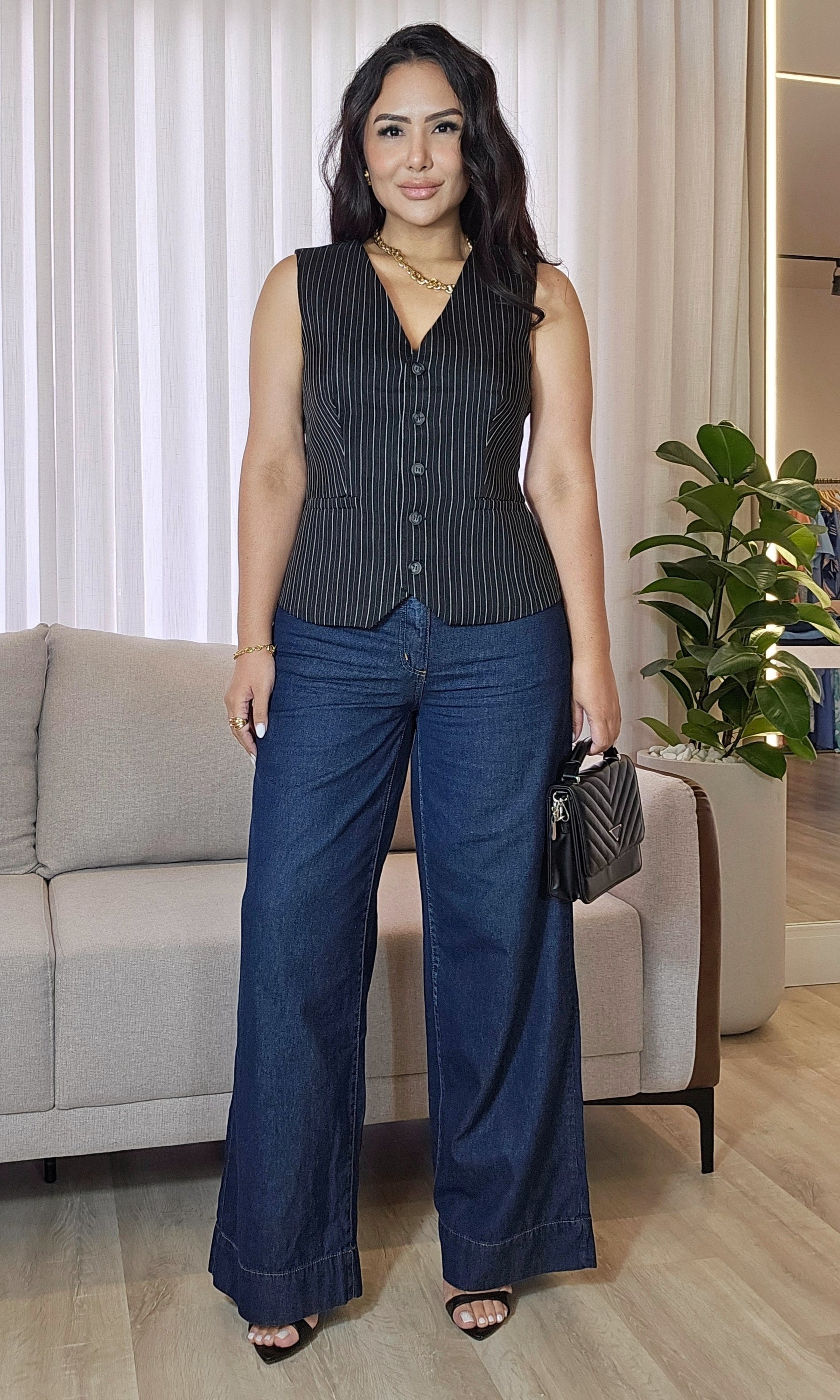 Colete Feminino de Alfaiataria Risca de Giz