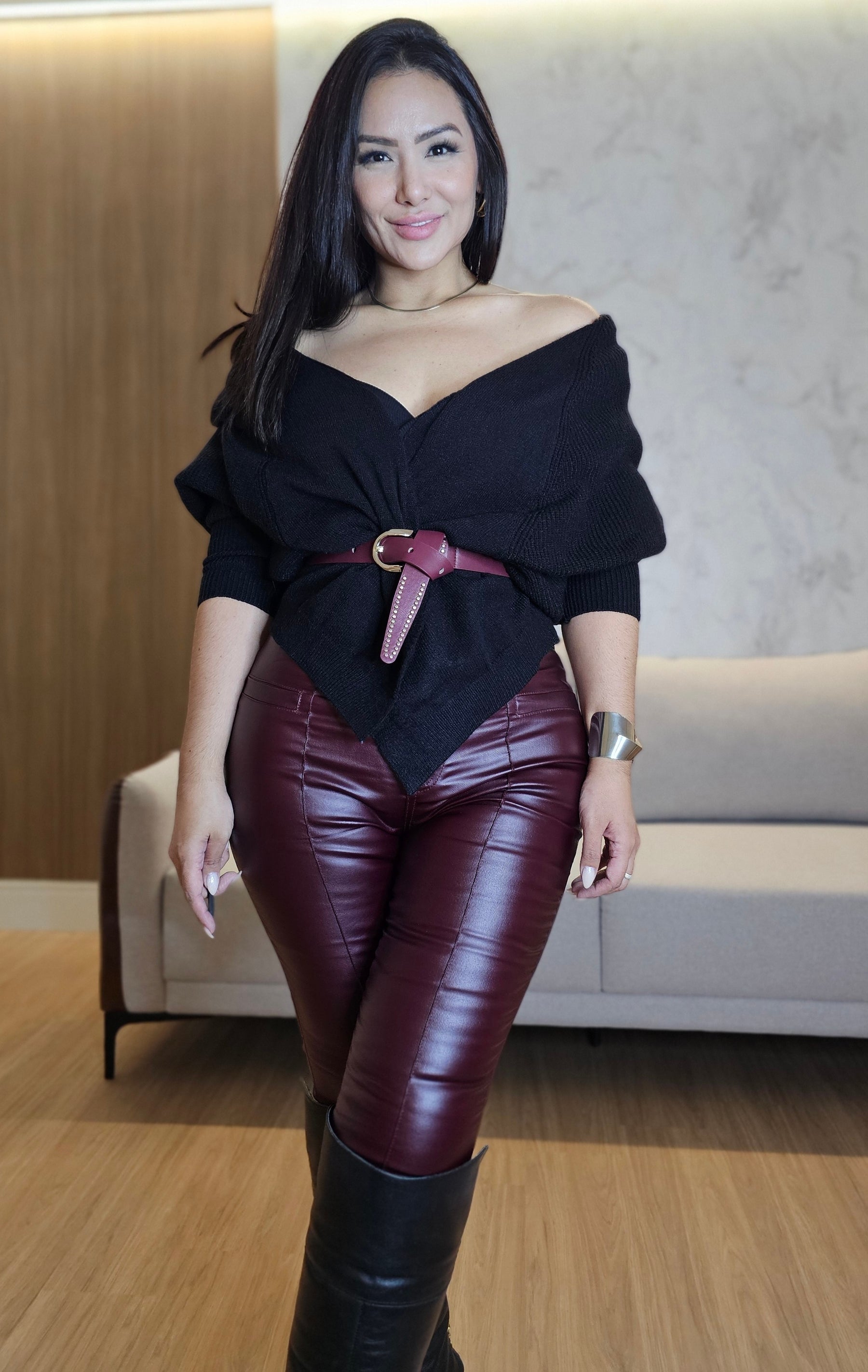 Calça Skinny Feminina Bordô em Couro Sintético com Elastano