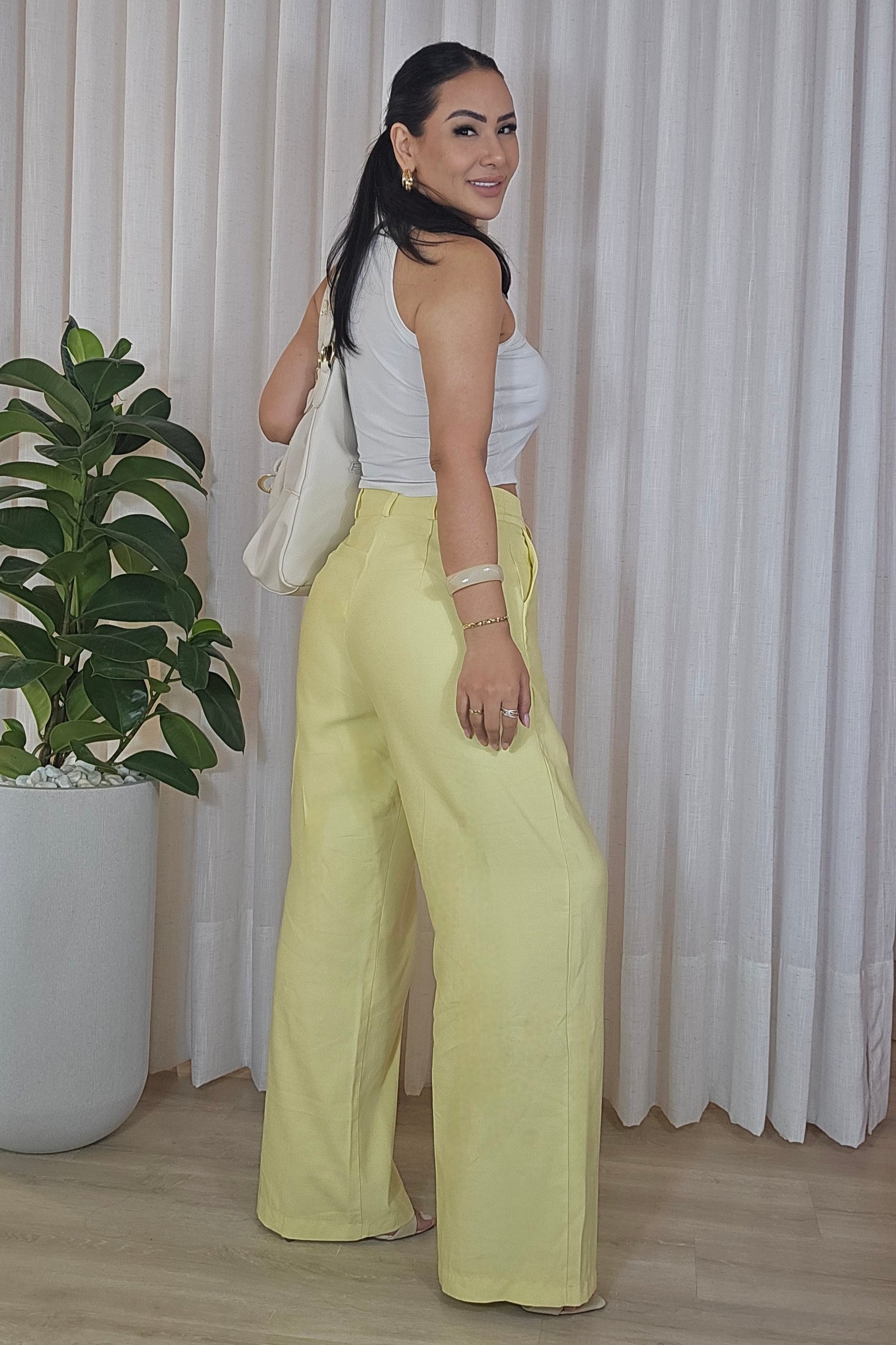 Calça Pantalona Feminina em alfaiataria