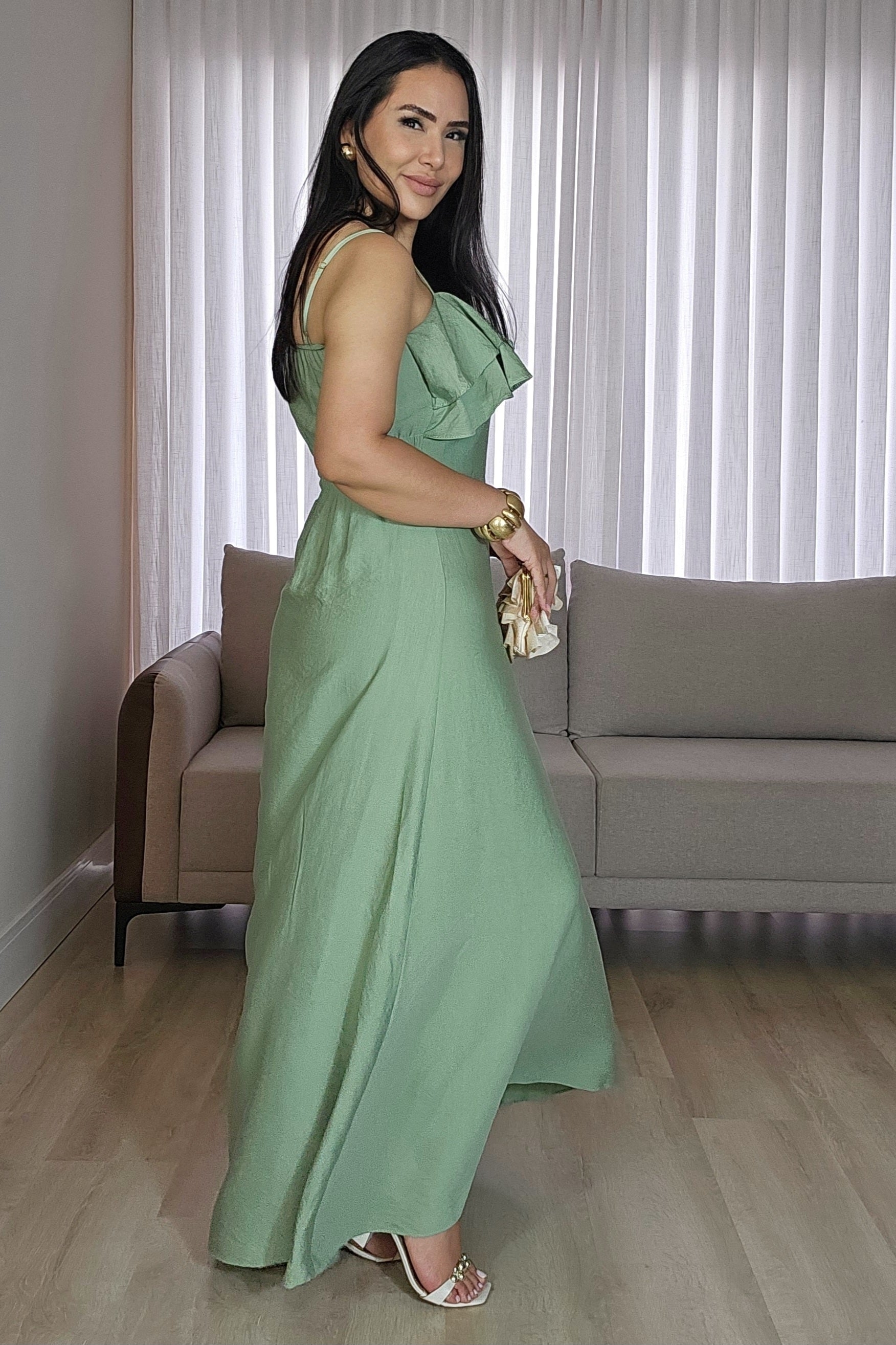 Vestido longo com babados