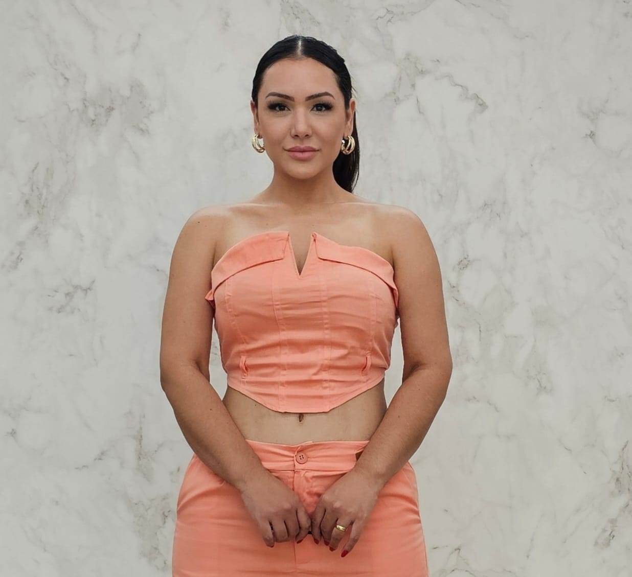 Calça Feminina Reta com Detalhe no cós