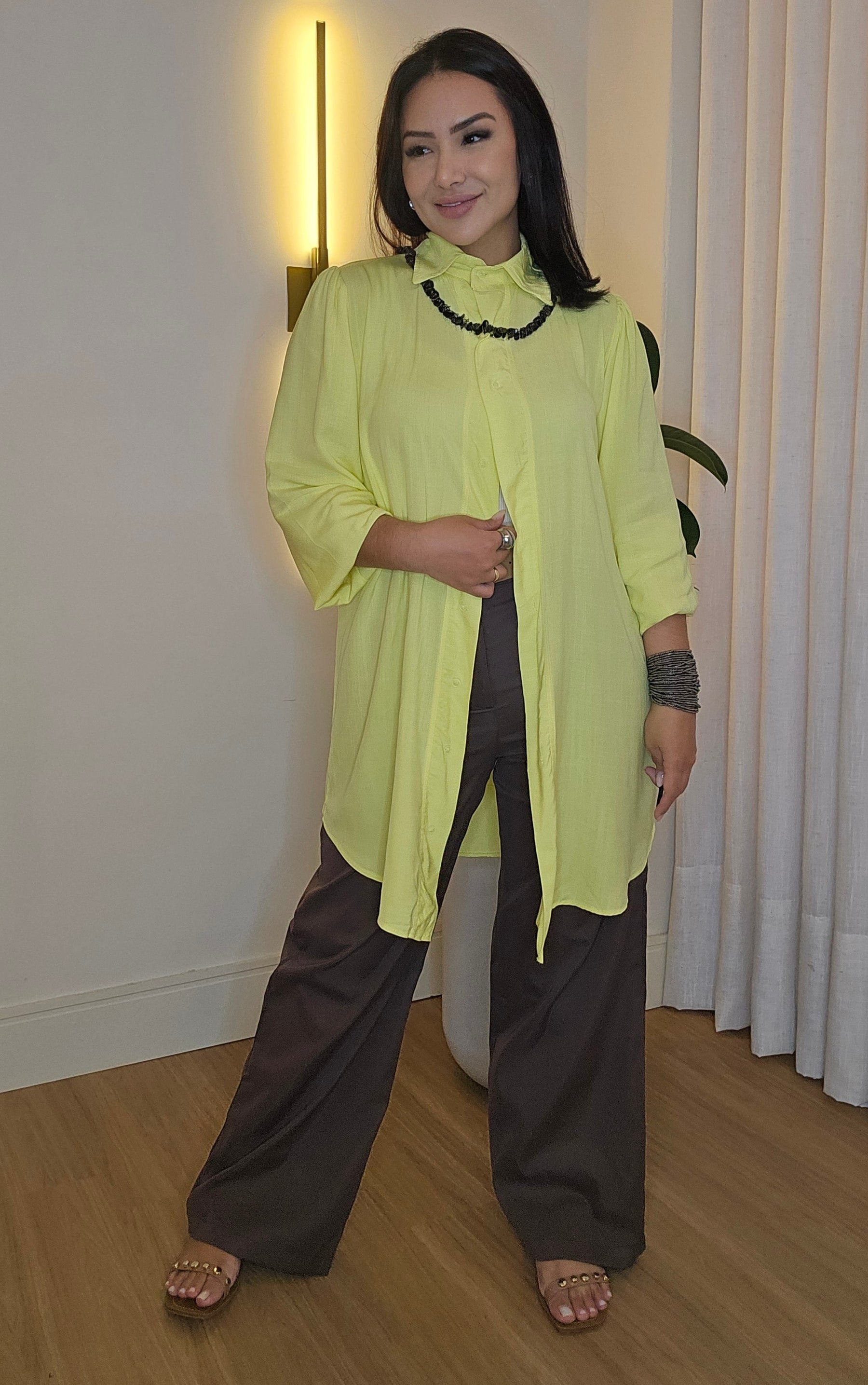 Chemise em cores variadas