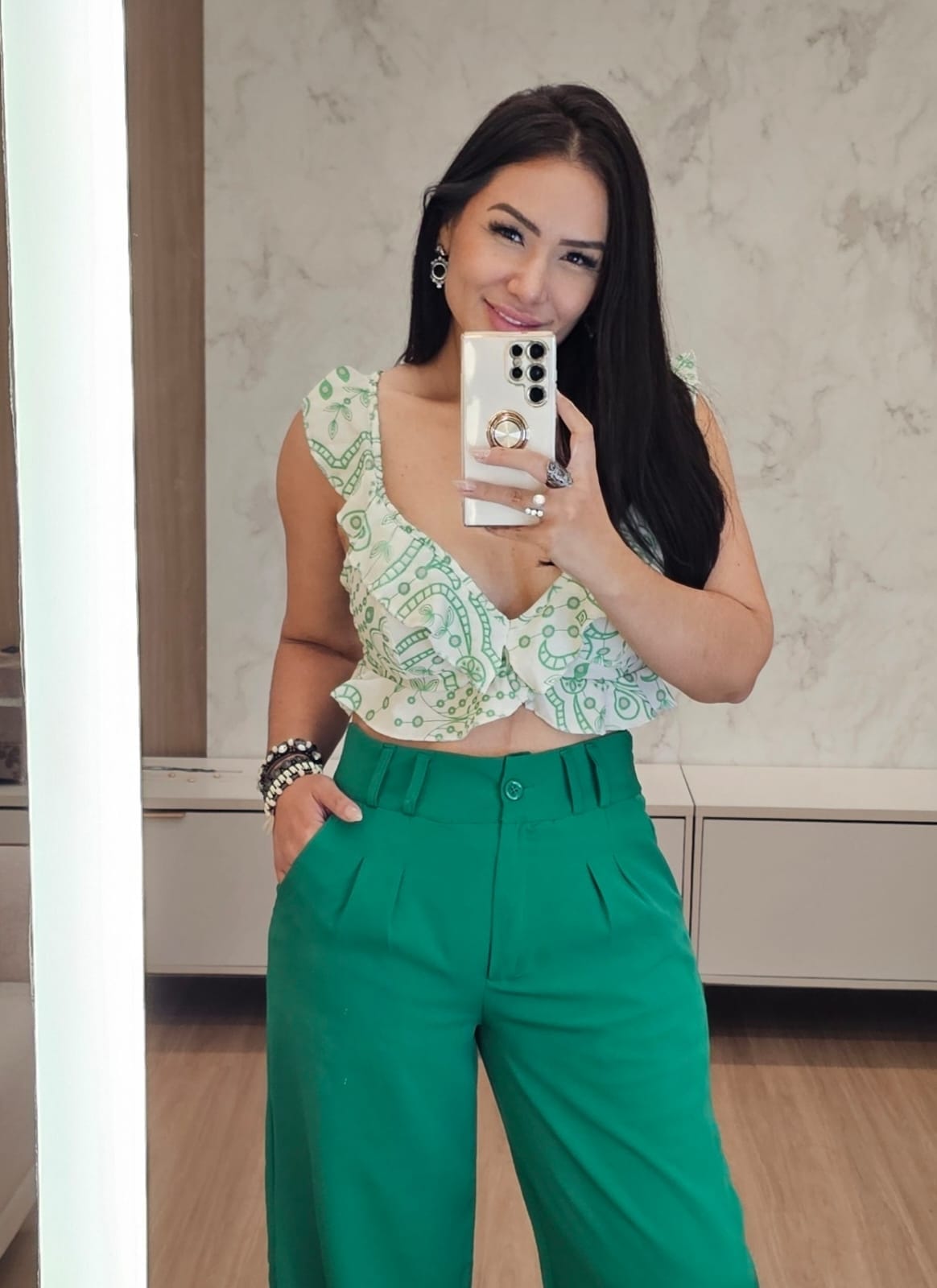 Calça Pantalona feminina verde em Alfaiataria com cintura alta - Yuri