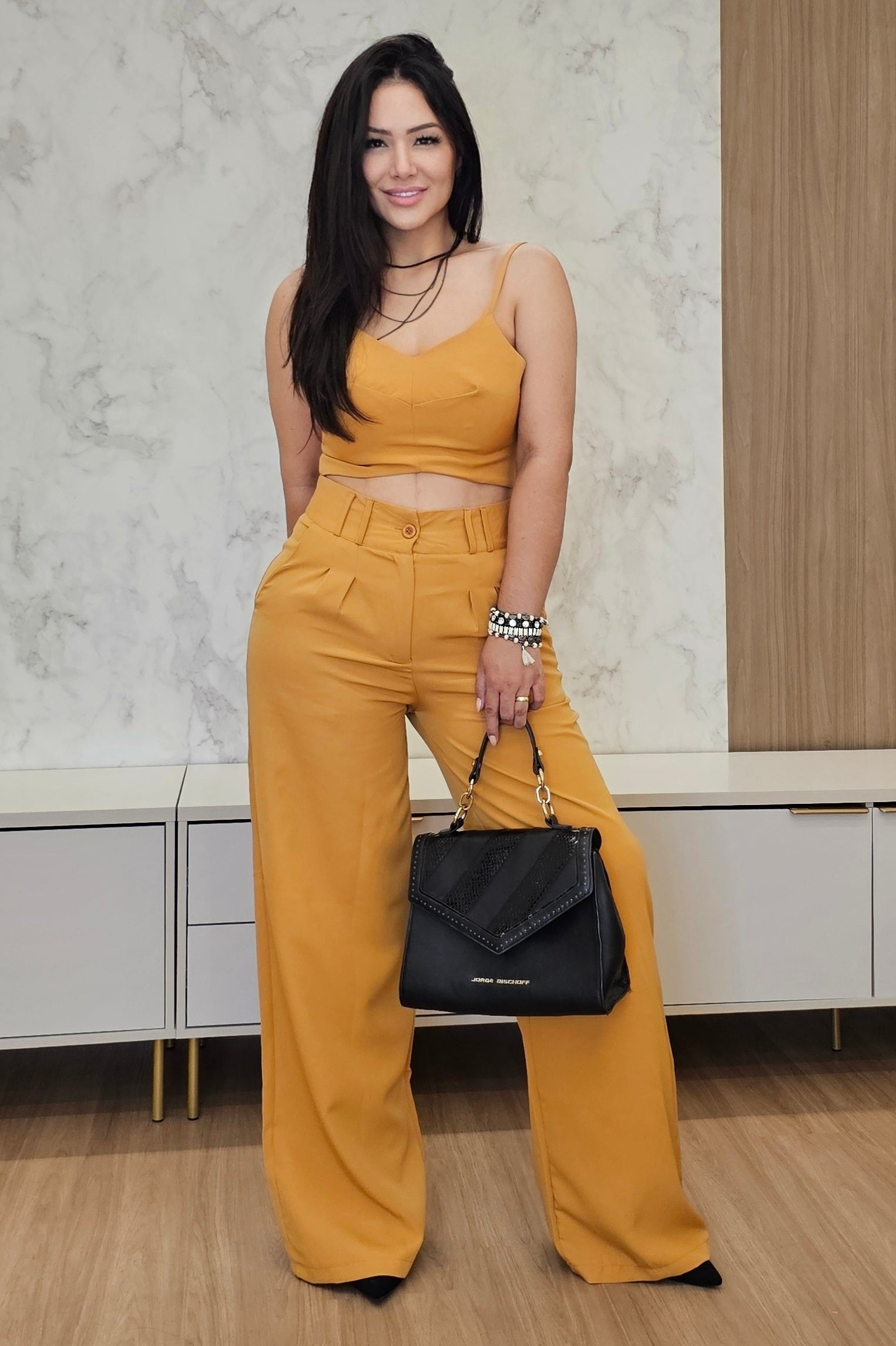 Calça Pantalona Natasha em Alfaiataria - em cores