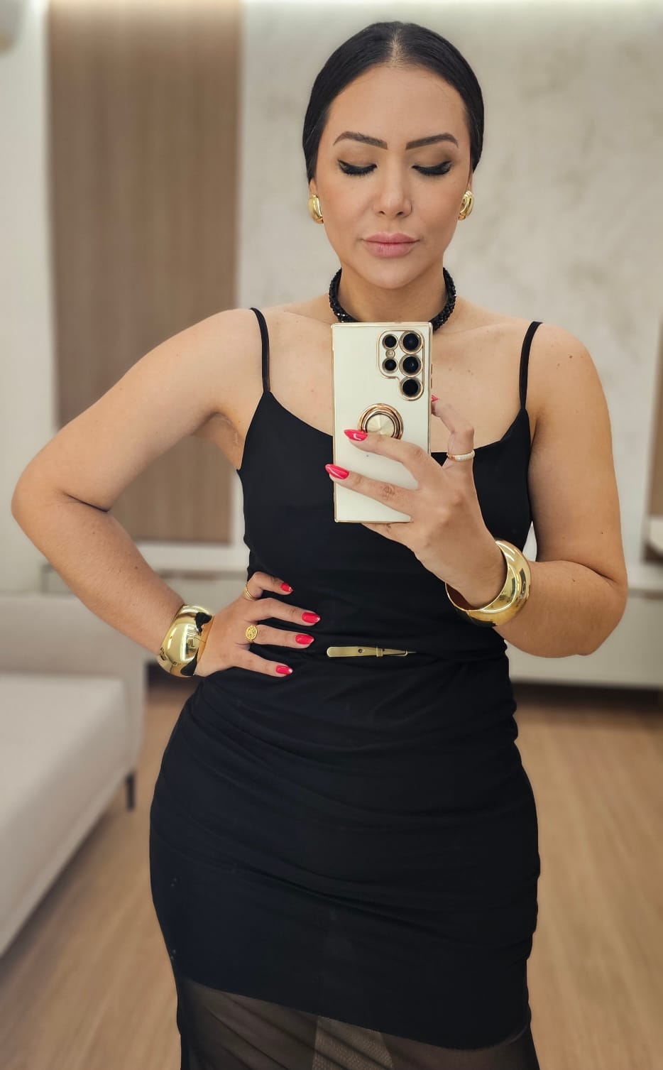 Vestido midi preto em tule liso com forro