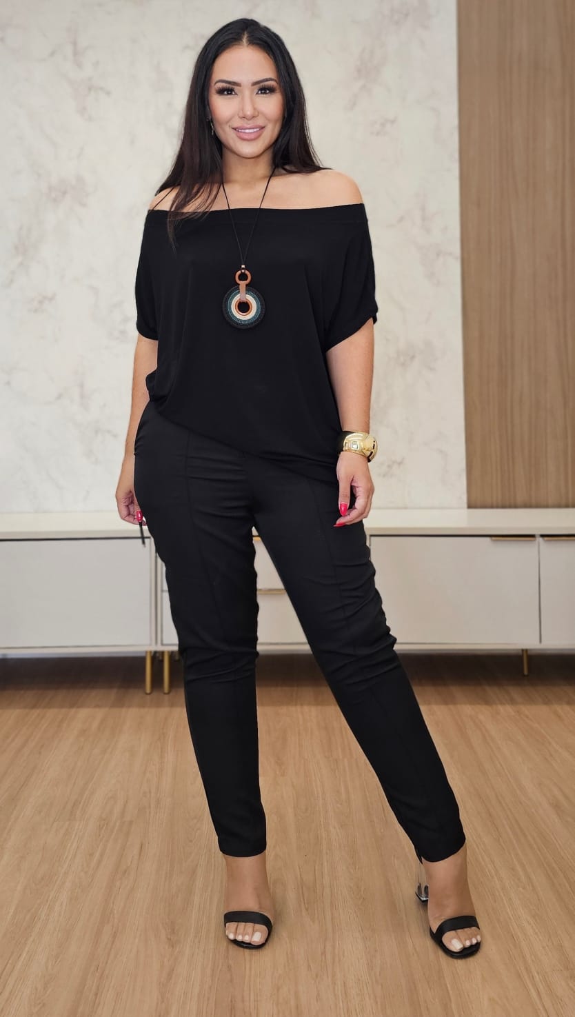 Calça feminina preta em Alfaiataria - Acompanha Faixa