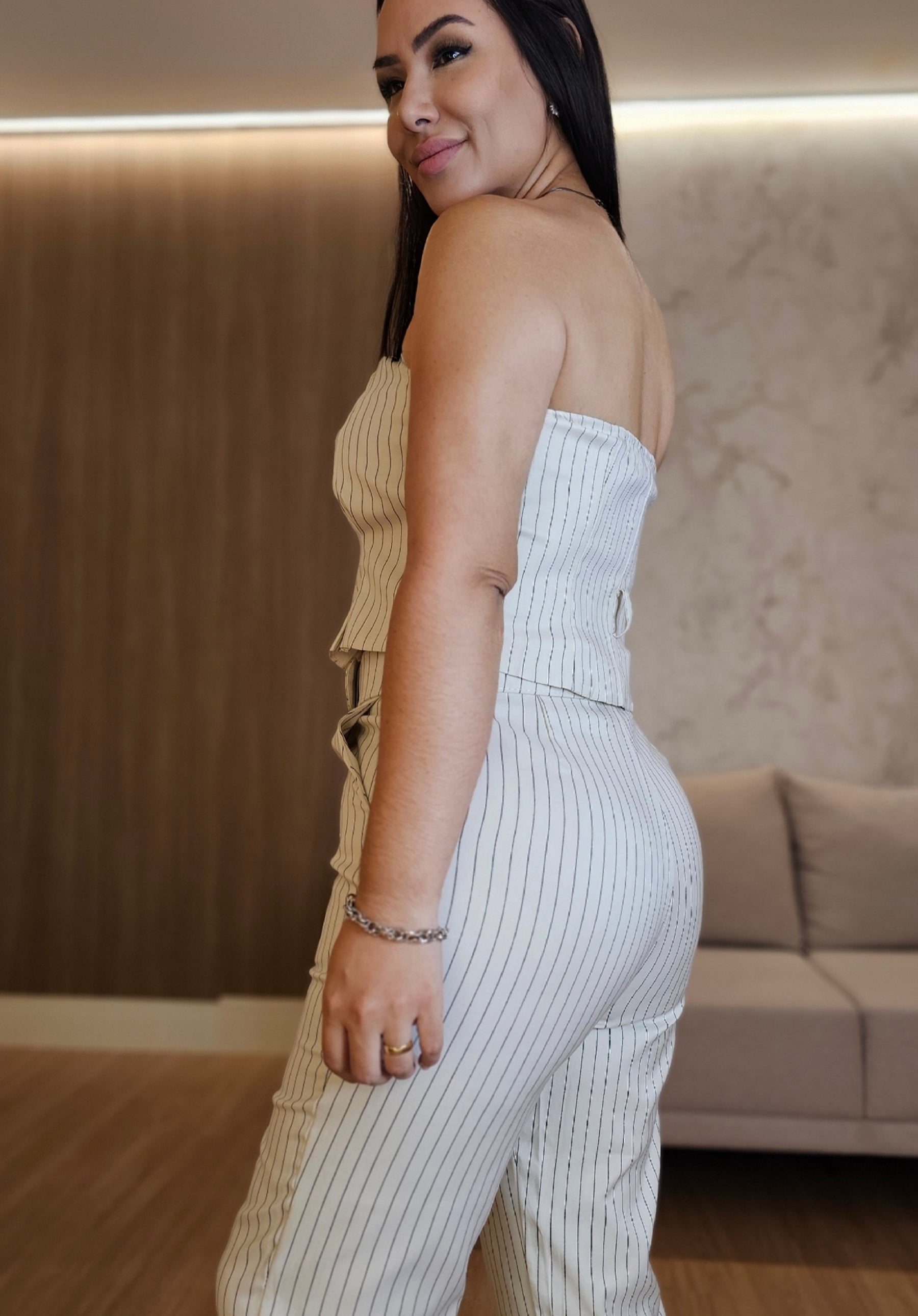 Conjunto Feminino Alfaiataria Risca de Giz – com cinto