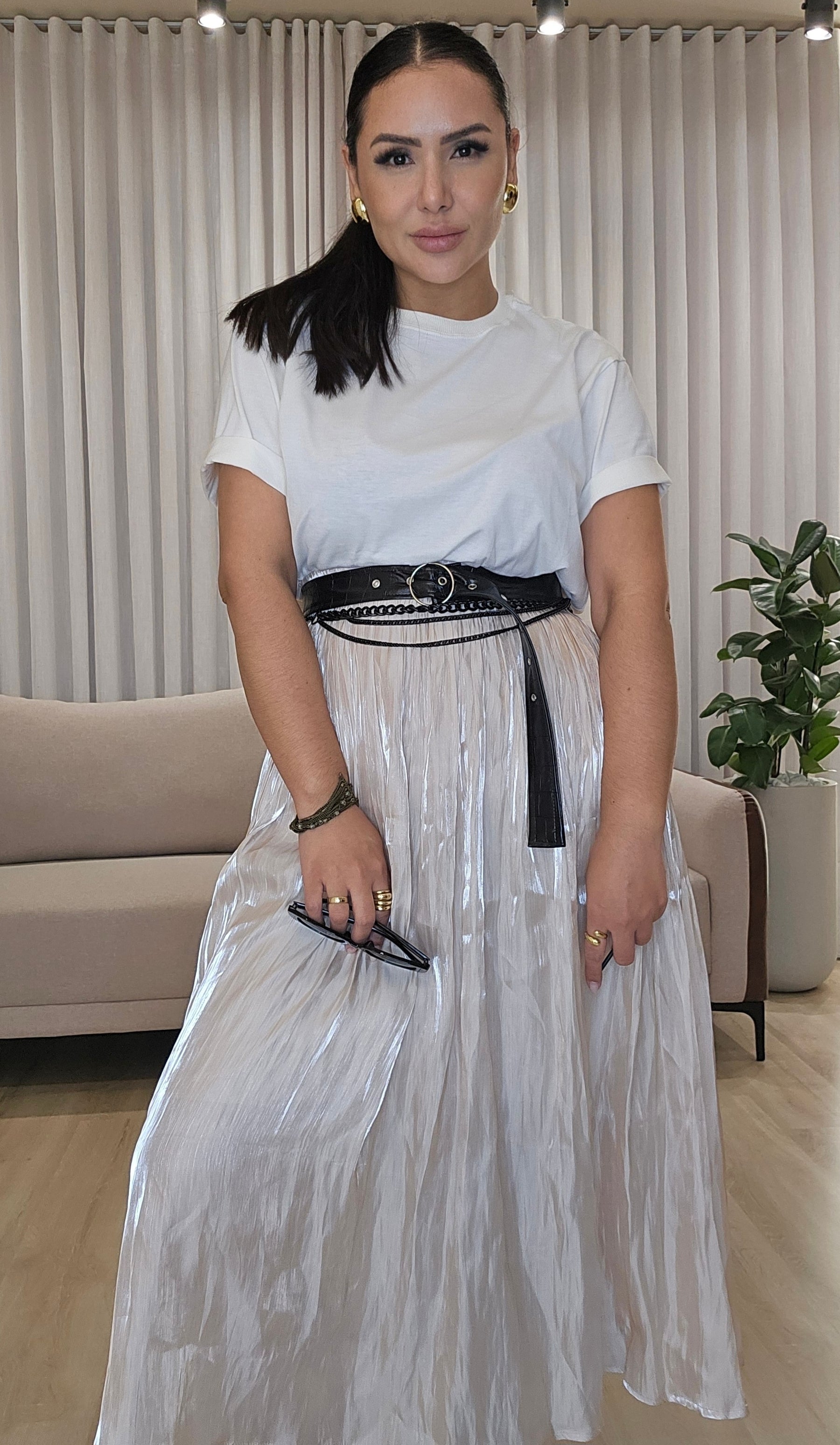 Saia Midi Plissada Acetinada com Forro