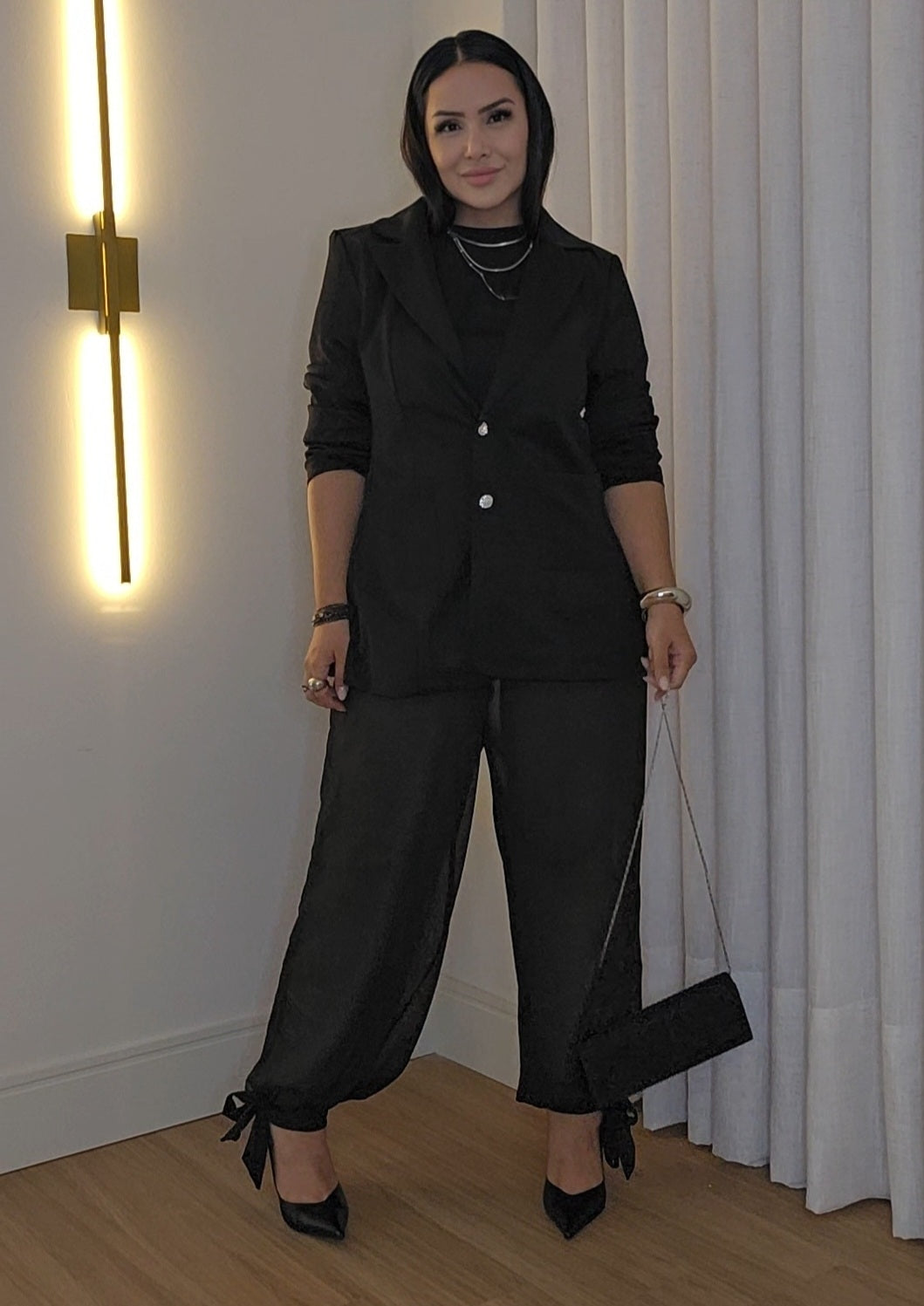 Calça Aladim Off-White feminina em crepe de seda