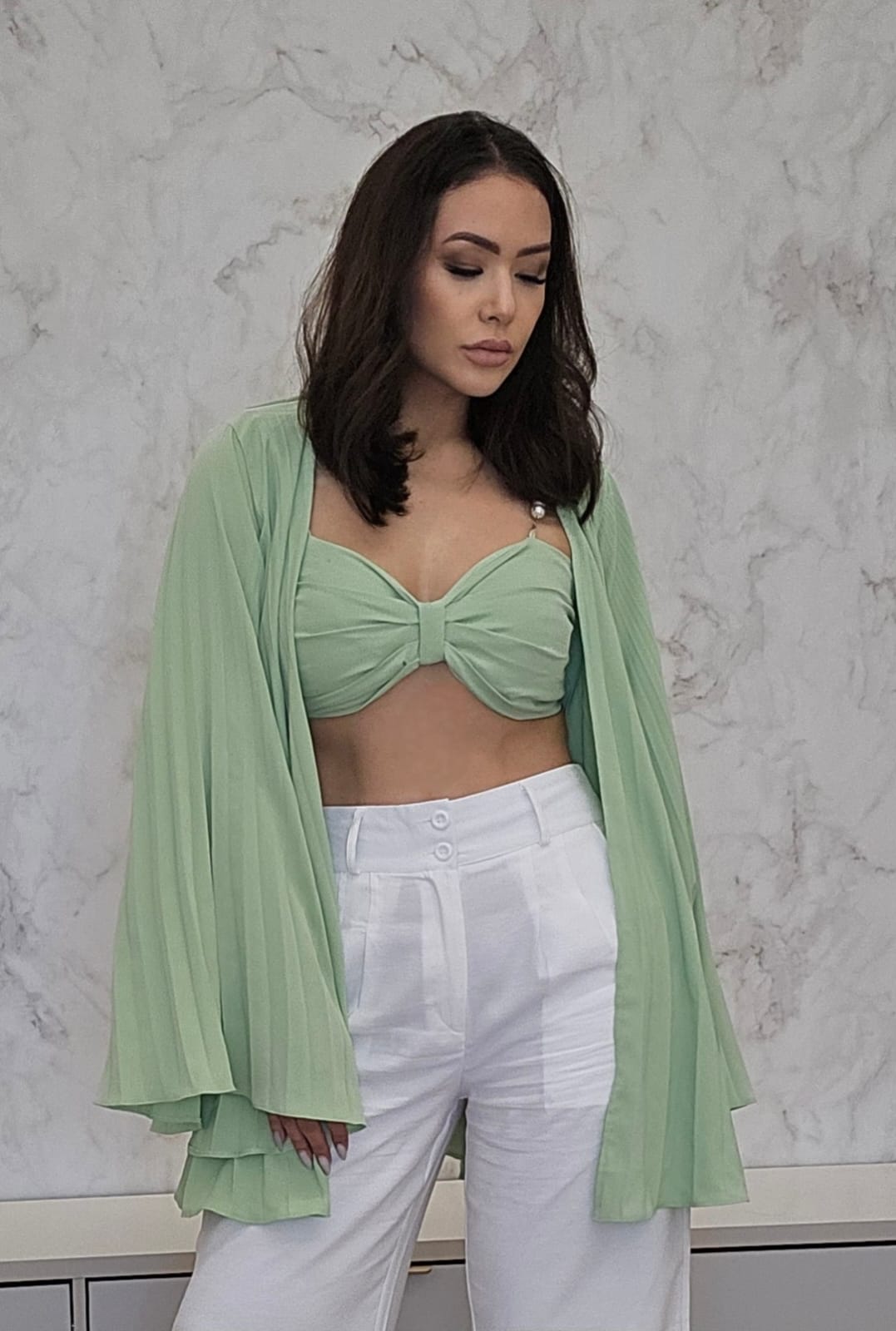 Conjunto feminino de Top com Alças de Pérolas e Kimono