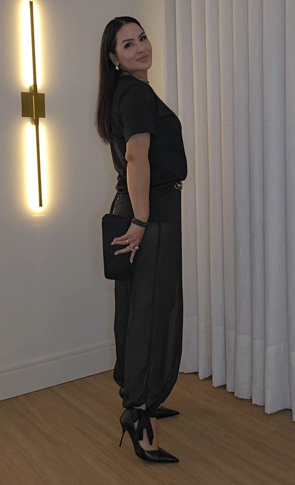 Calça Aladim preta feminina em crepe de seda