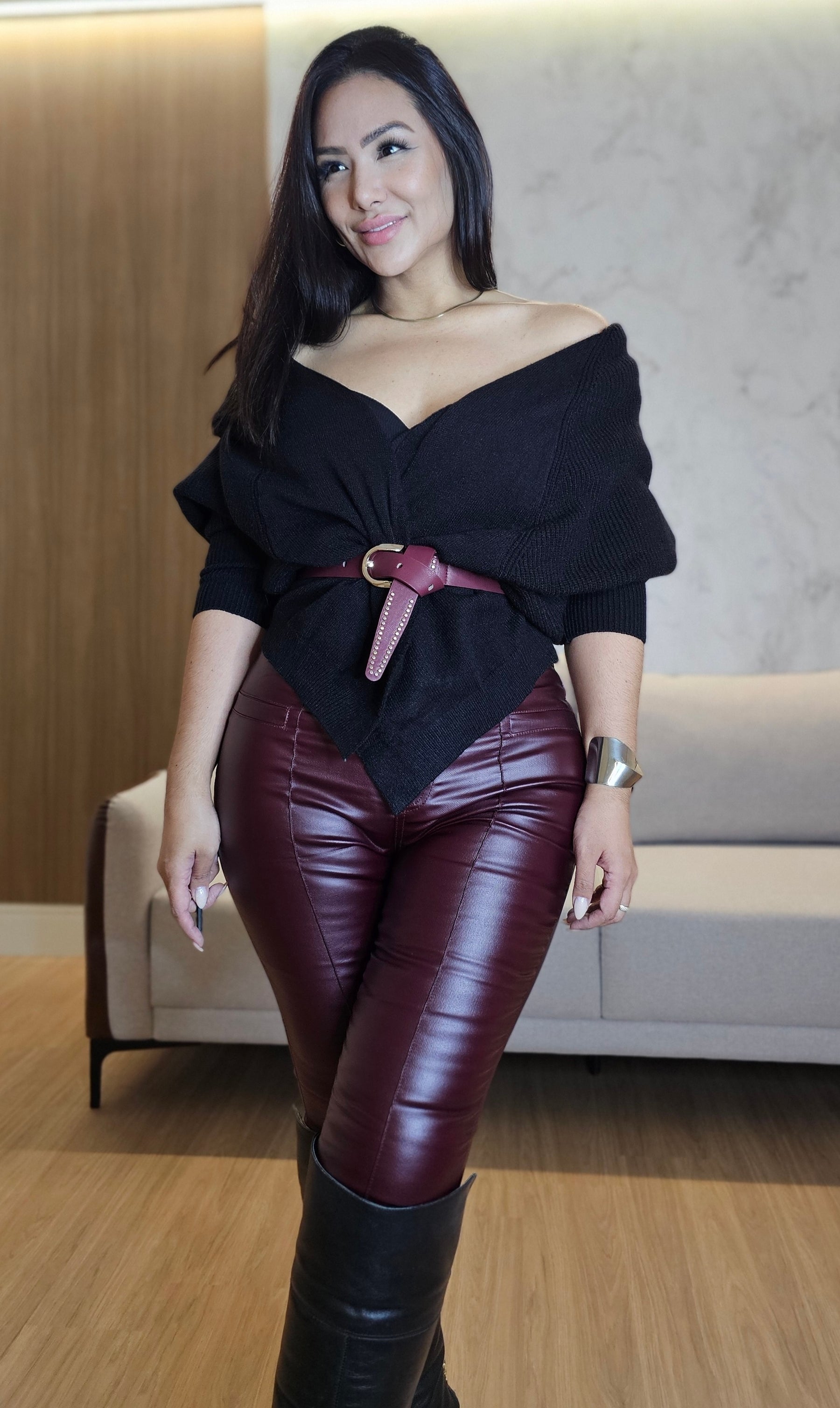 Calça Skinny Feminina Bordô em Couro Sintético com Elastano