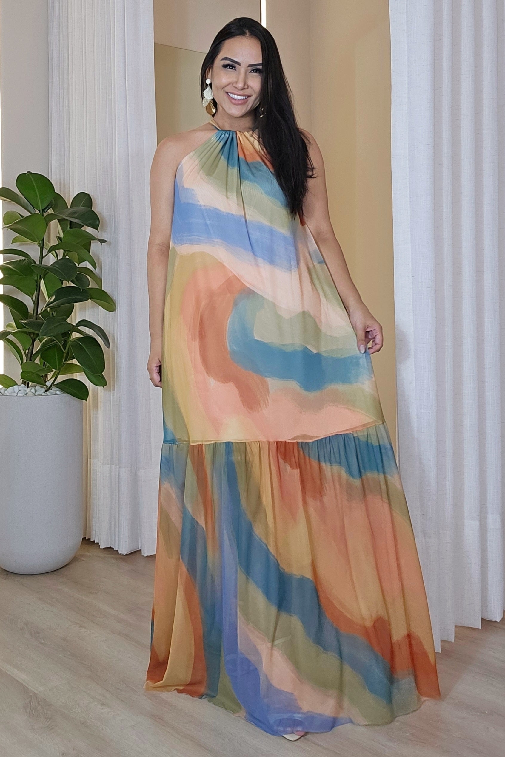 Vestido longo em tule estampado deslumbrante