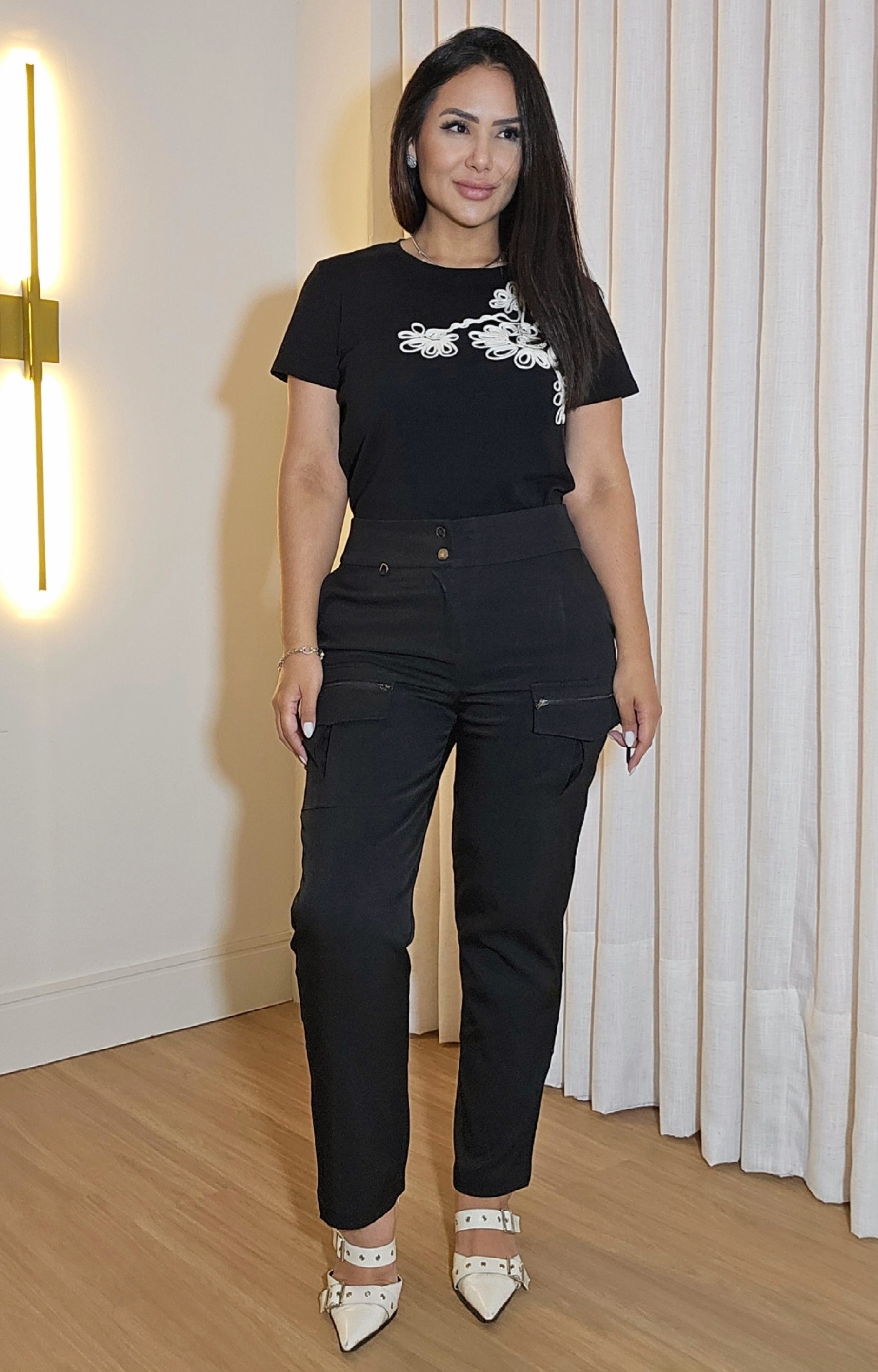 Calça Cargo Feminina de Alfaiataria Preta