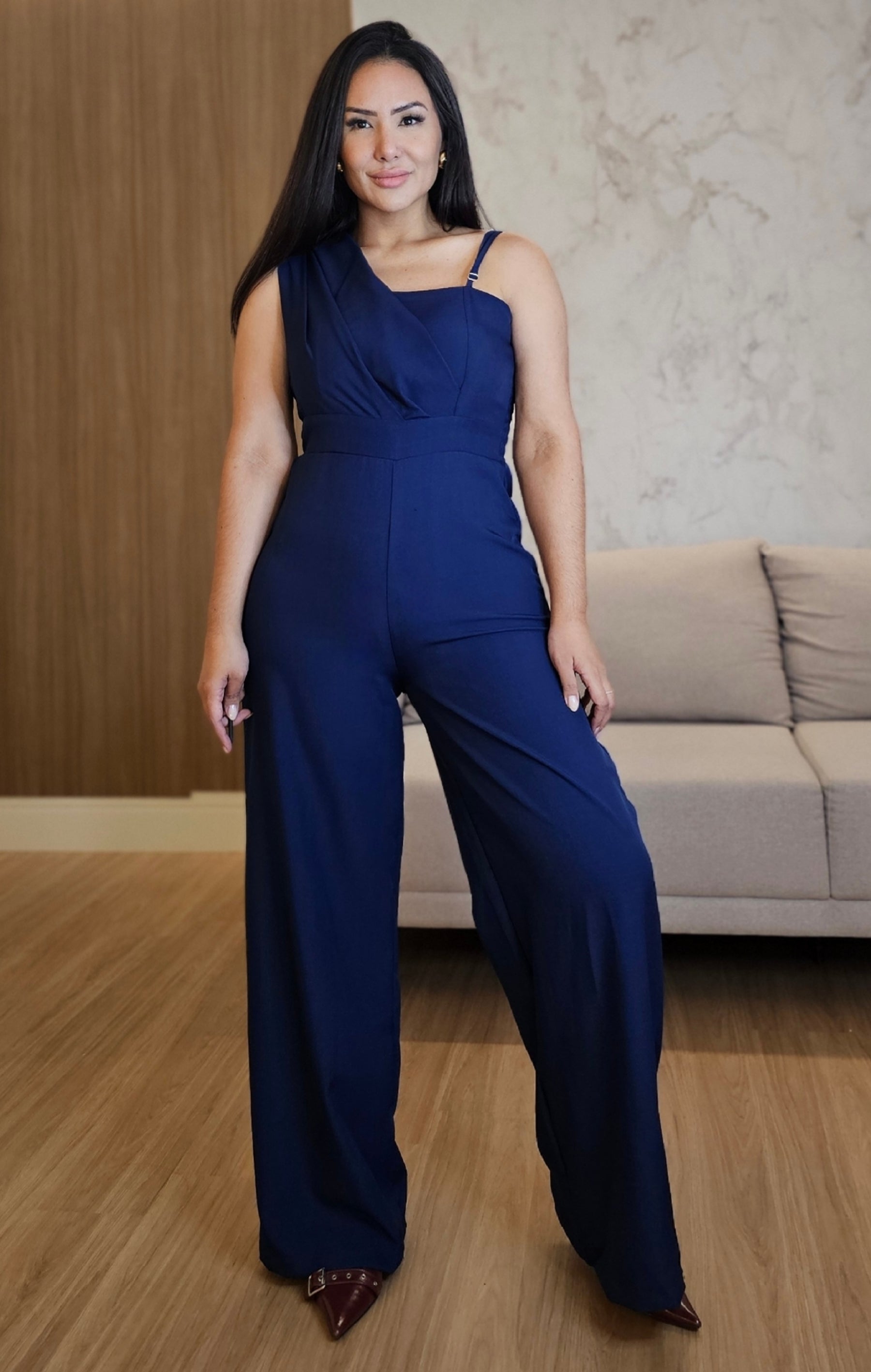 Macacão Feminino One Shoulder Azul Marinho – Elegância e Versatilidade