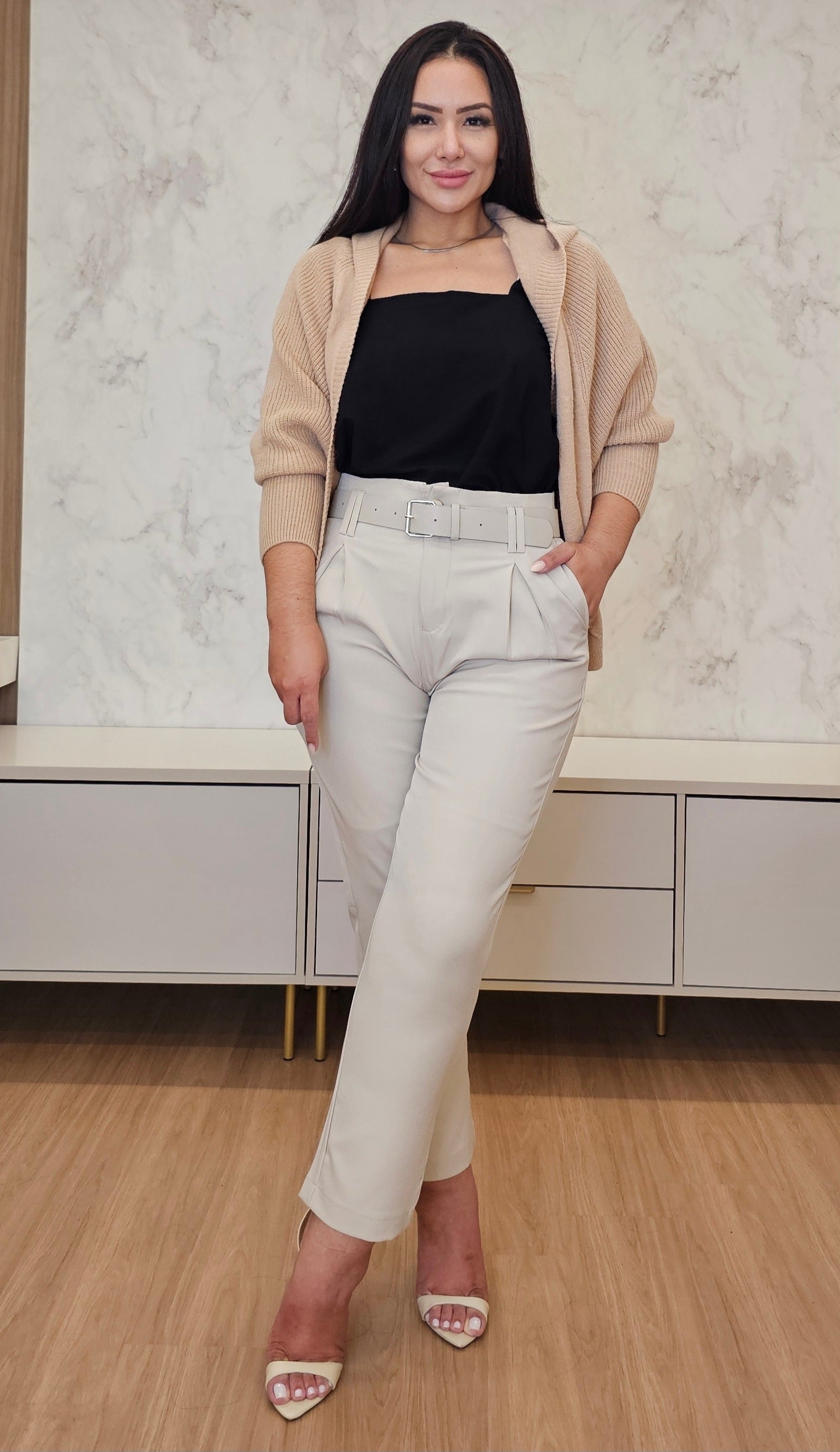Cardigan Feminino Tricot nude – Modelagem Versátil com capuz