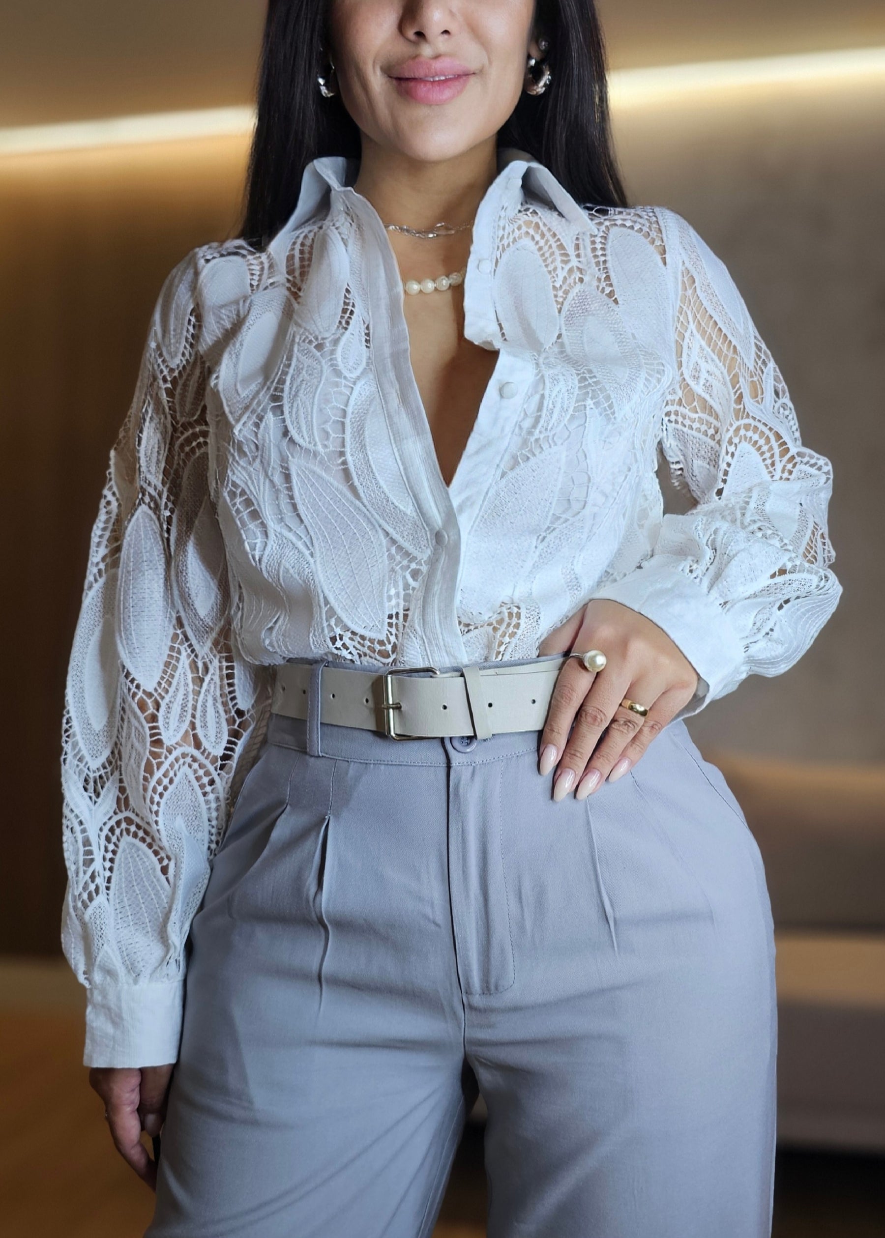 Camisa Feminina Branca em Renda