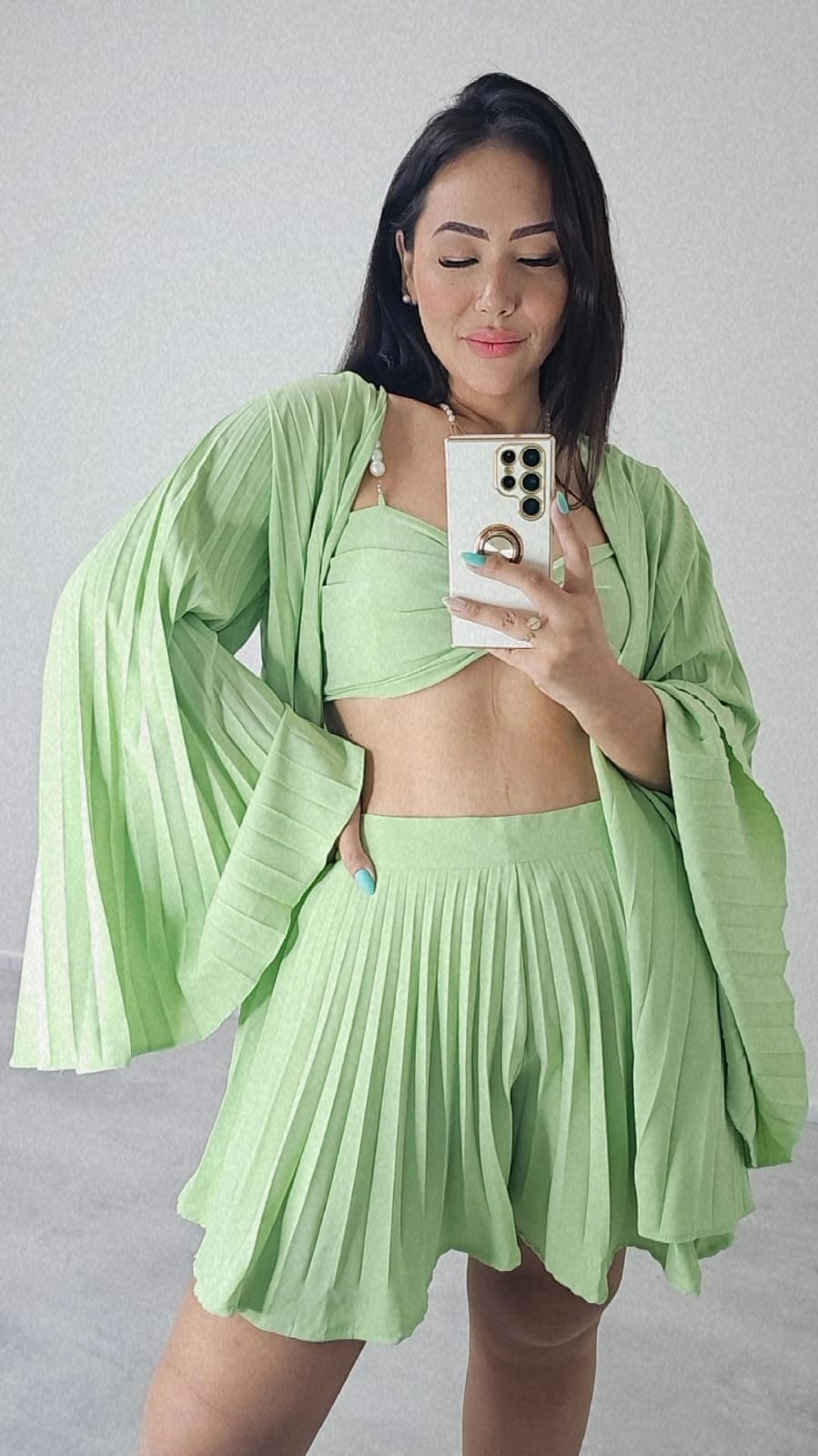 Conjunto feminino de Top com Alças de Pérolas e Kimono