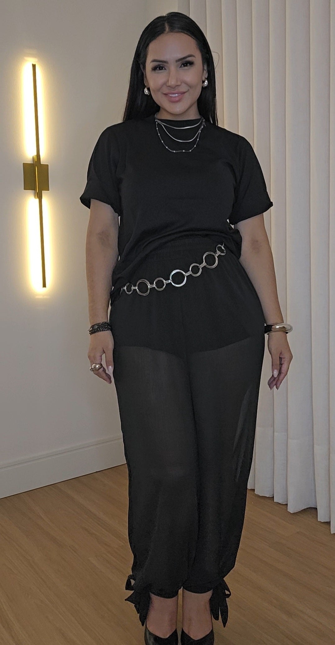 Calça Aladim preta feminina em crepe de seda