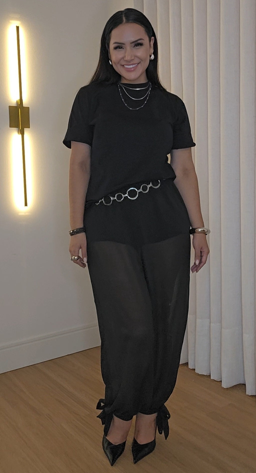 Calça Aladim preta feminina em crepe de seda