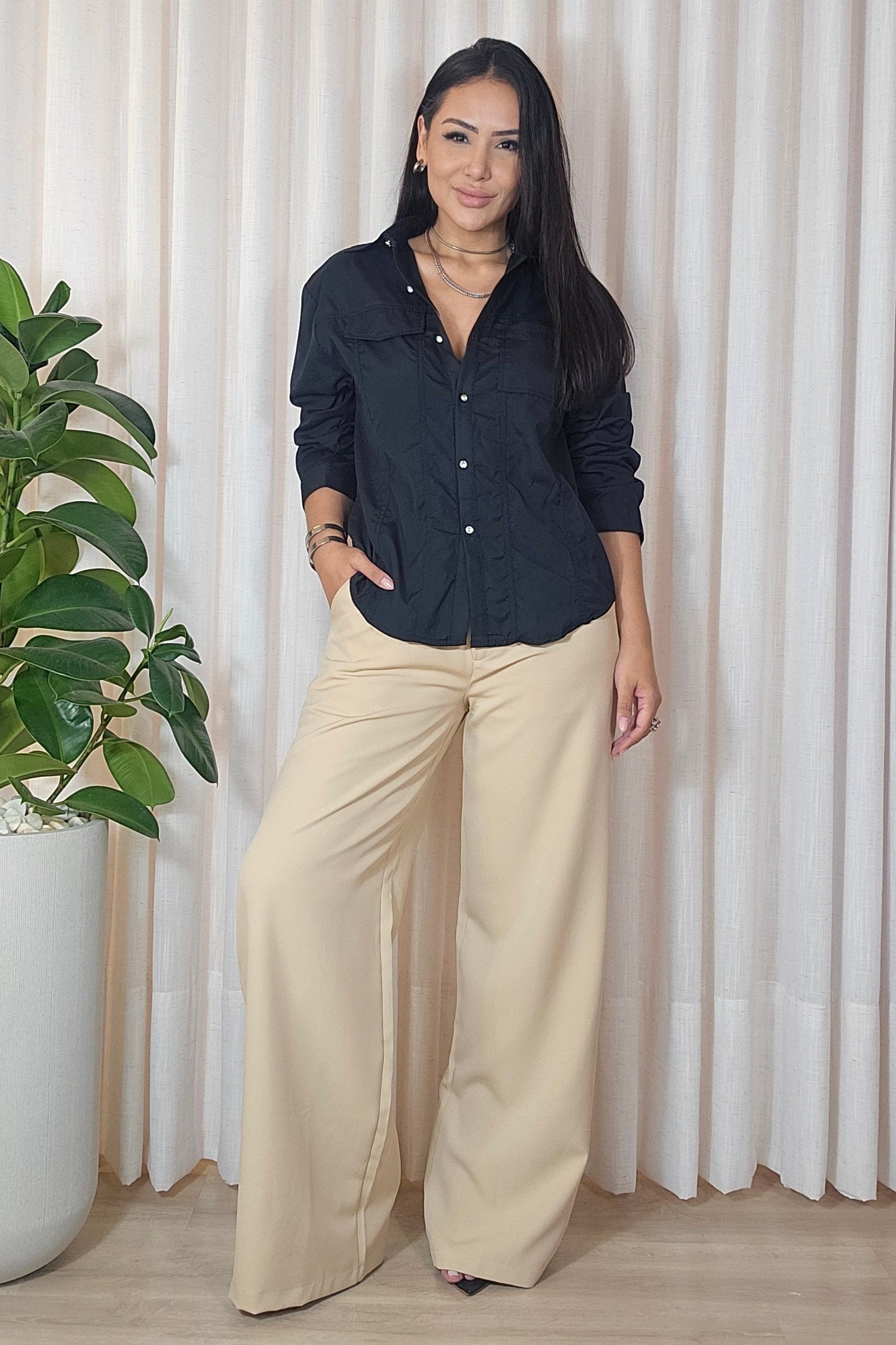Calça Pantalona Natasha em Alfaiataria - em cores