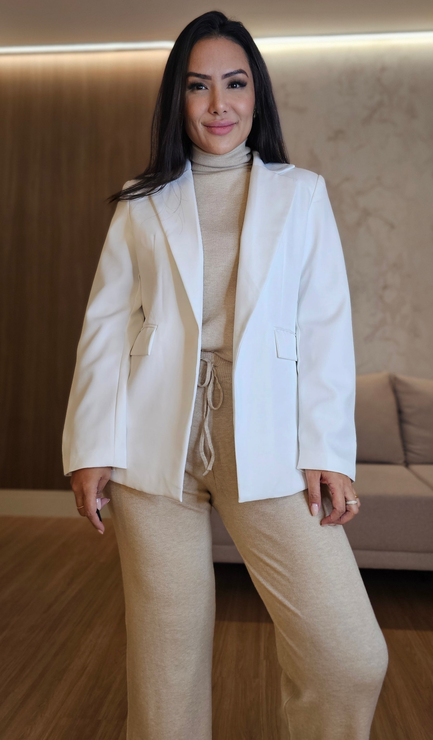 Blazer Feminino Branco de Alfaiataria – Forrado
