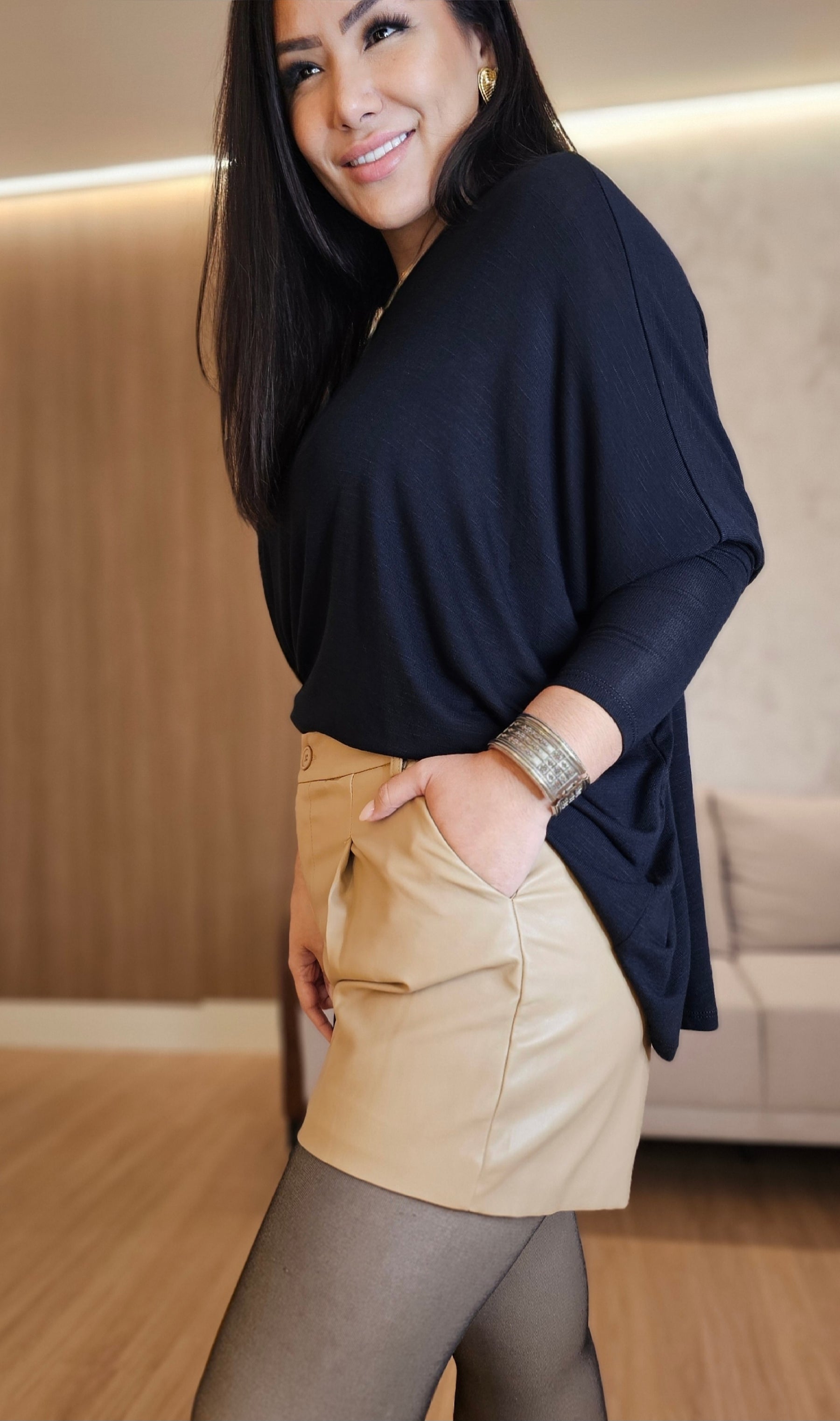 Blusa ampla Feminina Preta Manga Longa