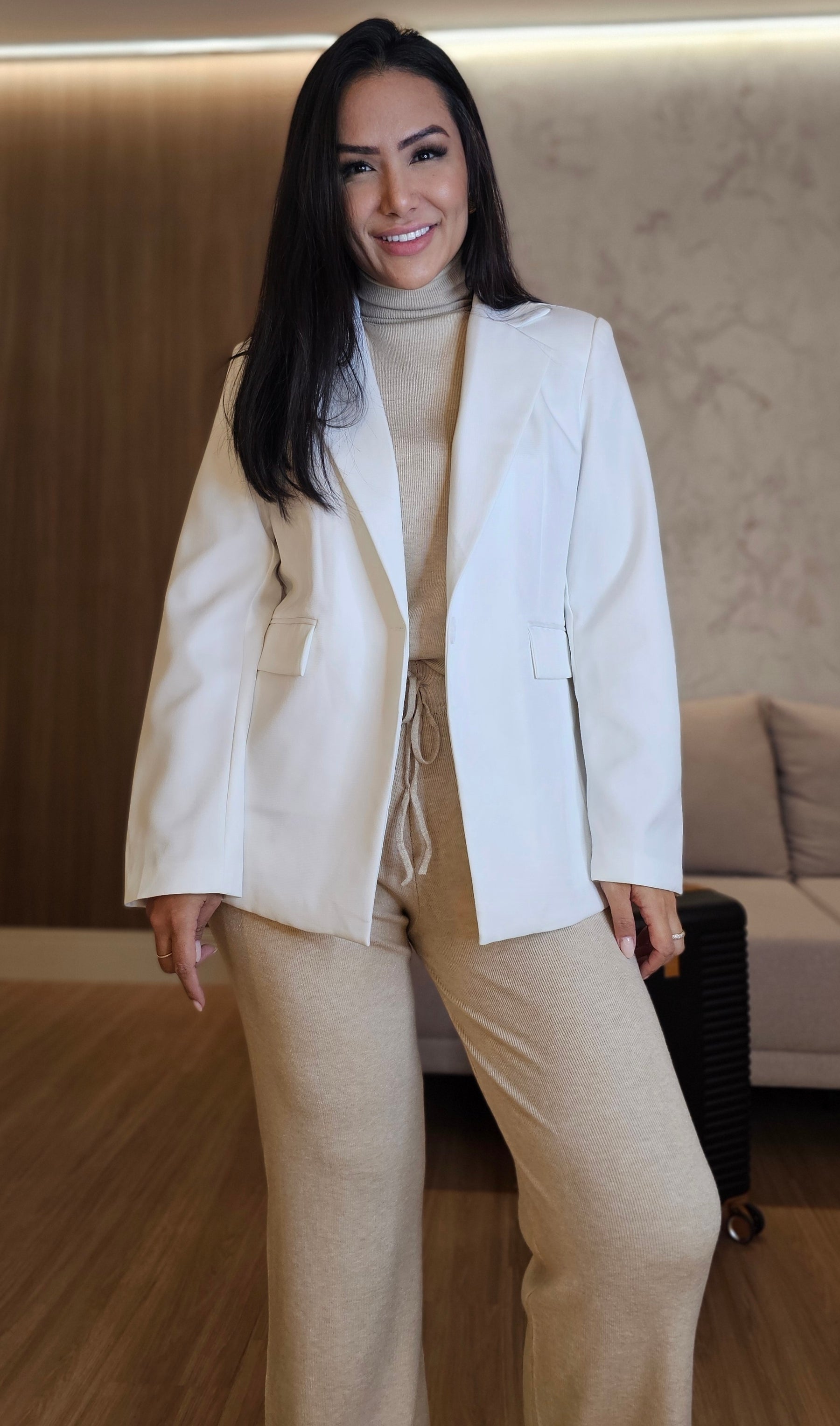 Blazer Feminino Branco de Alfaiataria – Forrado