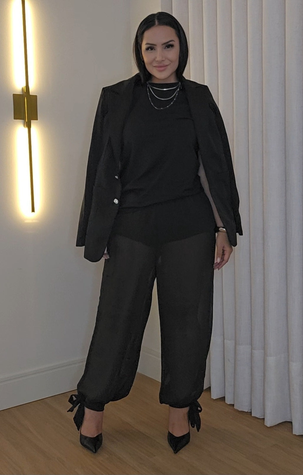 Calça Aladim preta feminina em crepe de seda