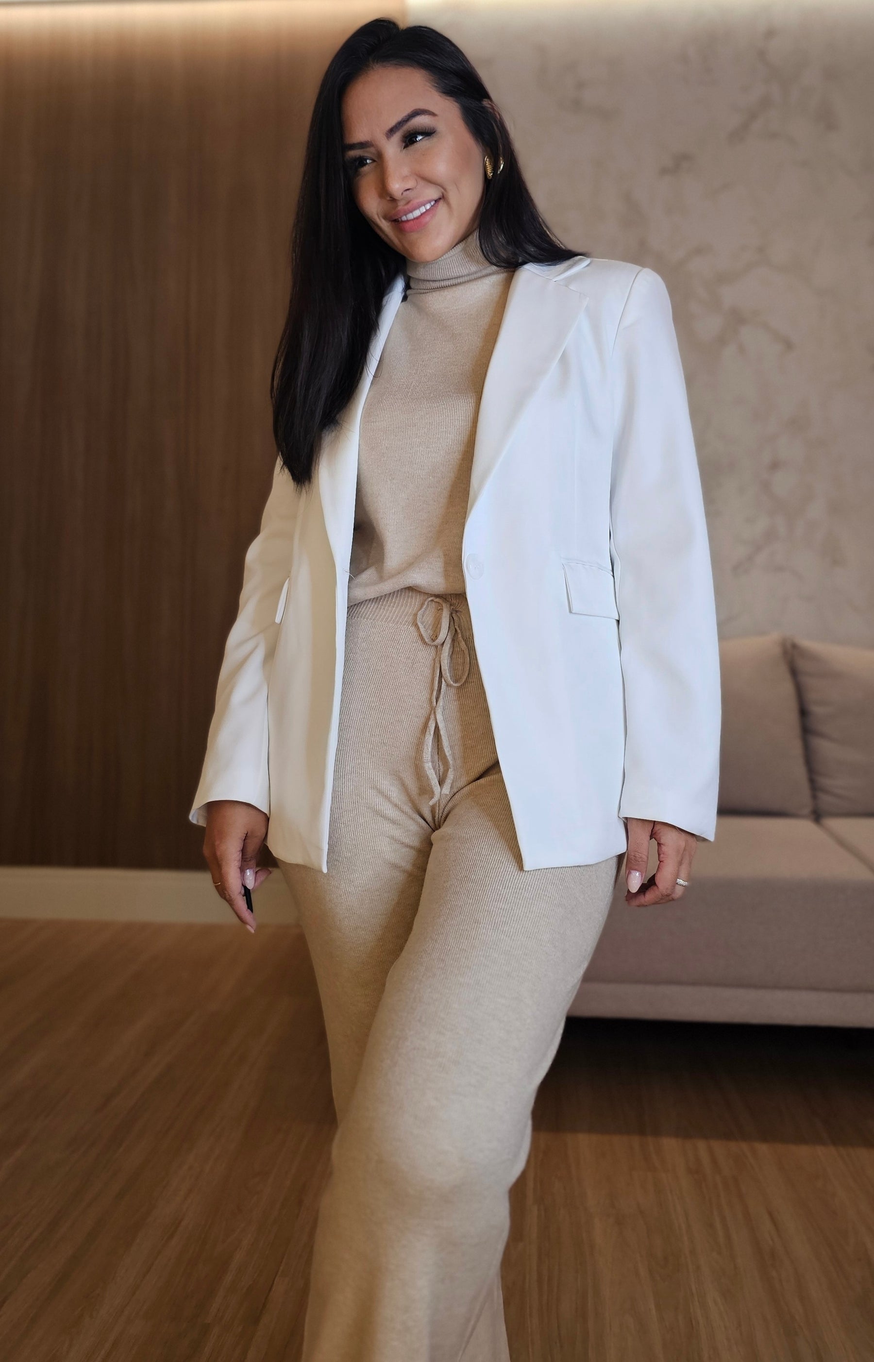Blazer Feminino Branco de Alfaiataria – Forrado