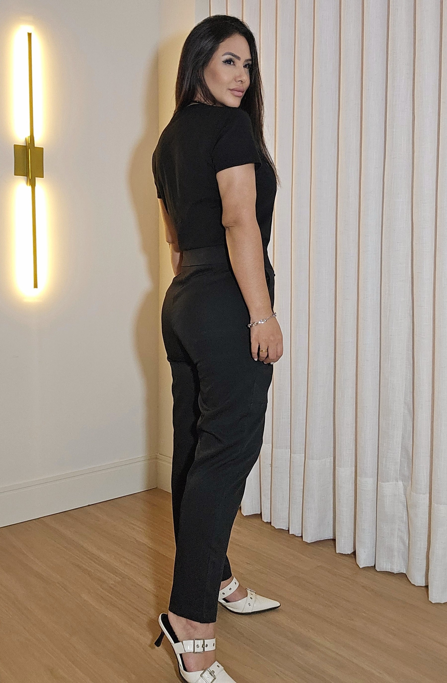 Calça Cargo Feminina de Alfaiataria Preta