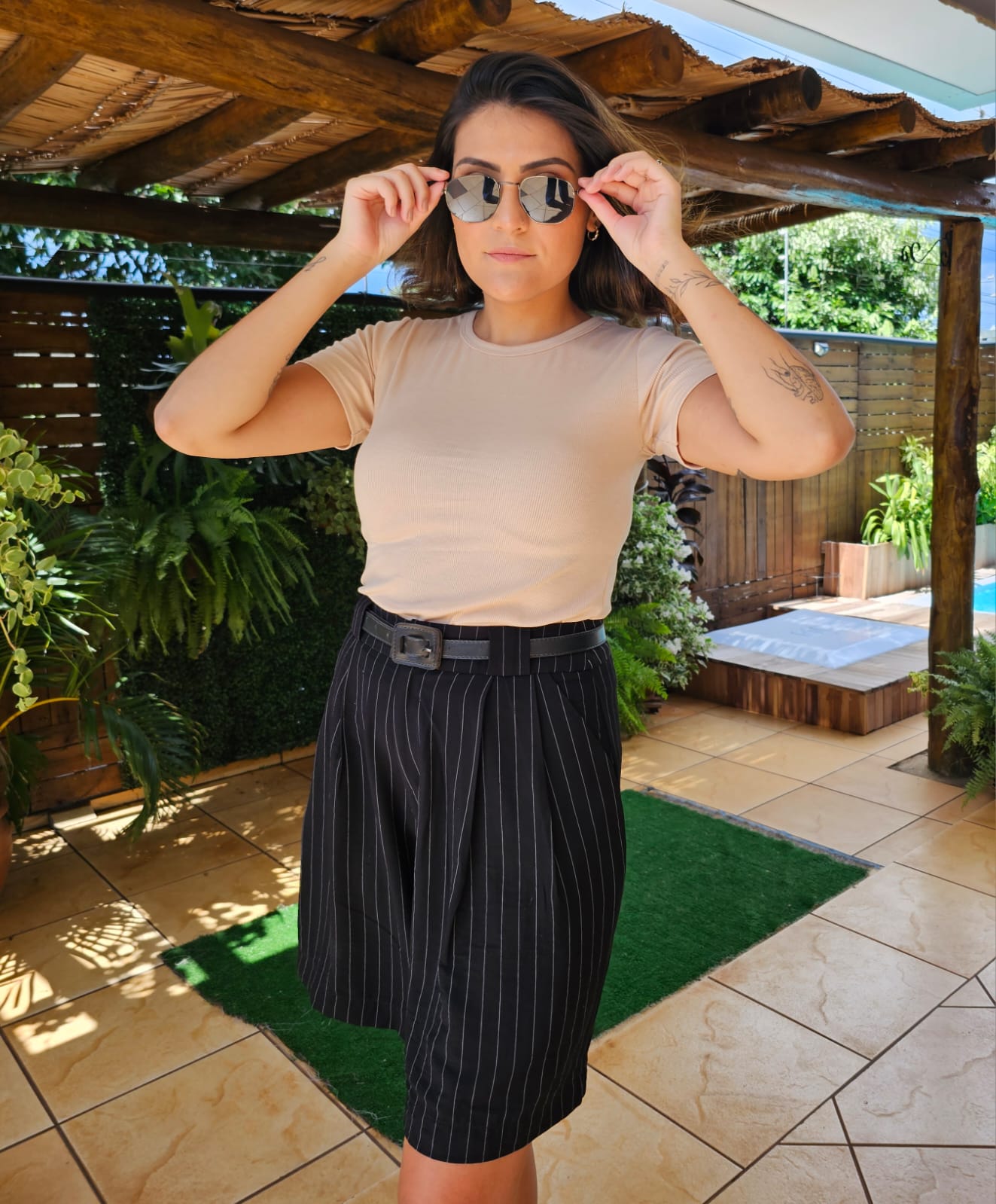 Bermuda feminina Alfaiataria Risca de Giz