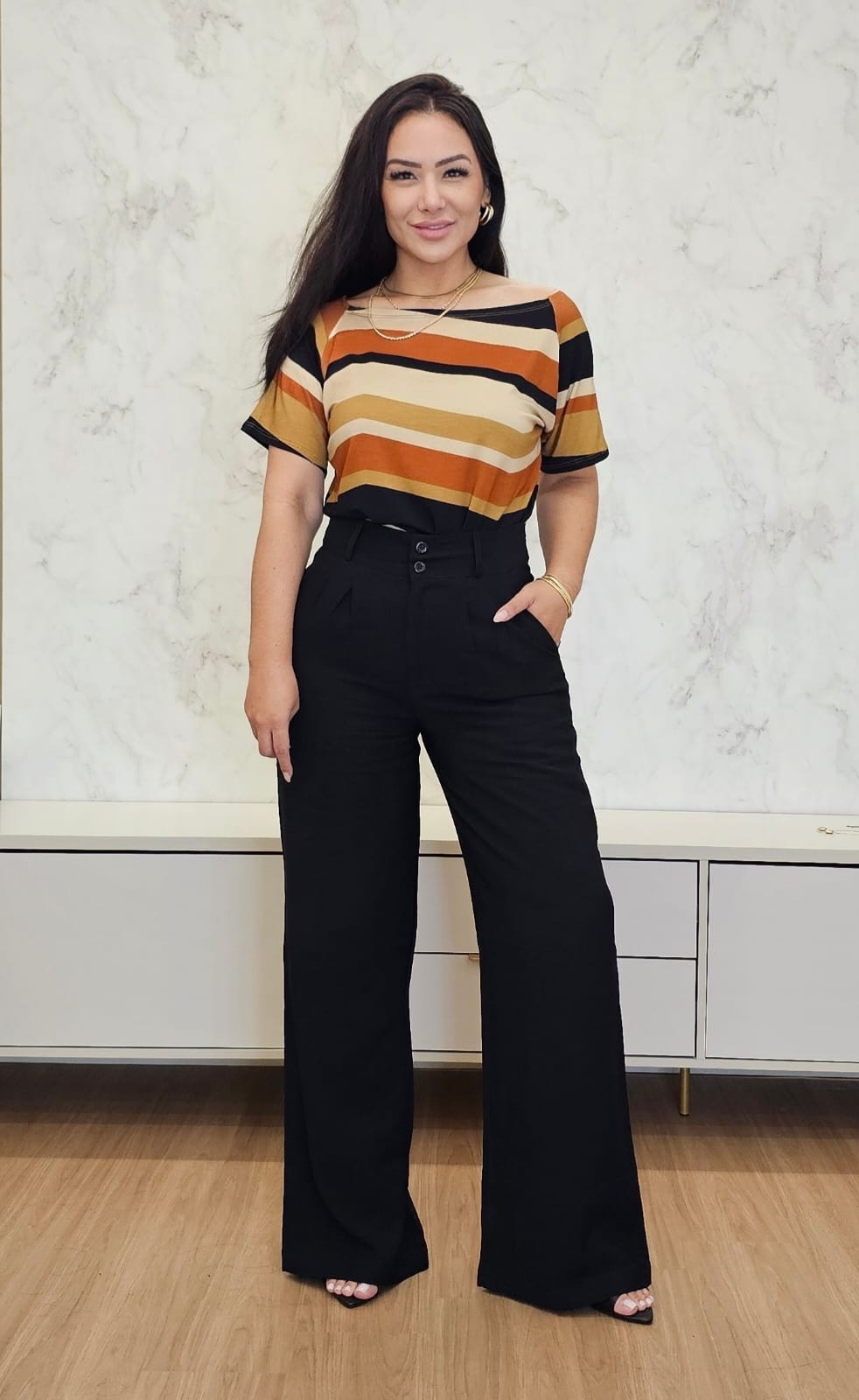 Calça feminina preta de Alfaiataria