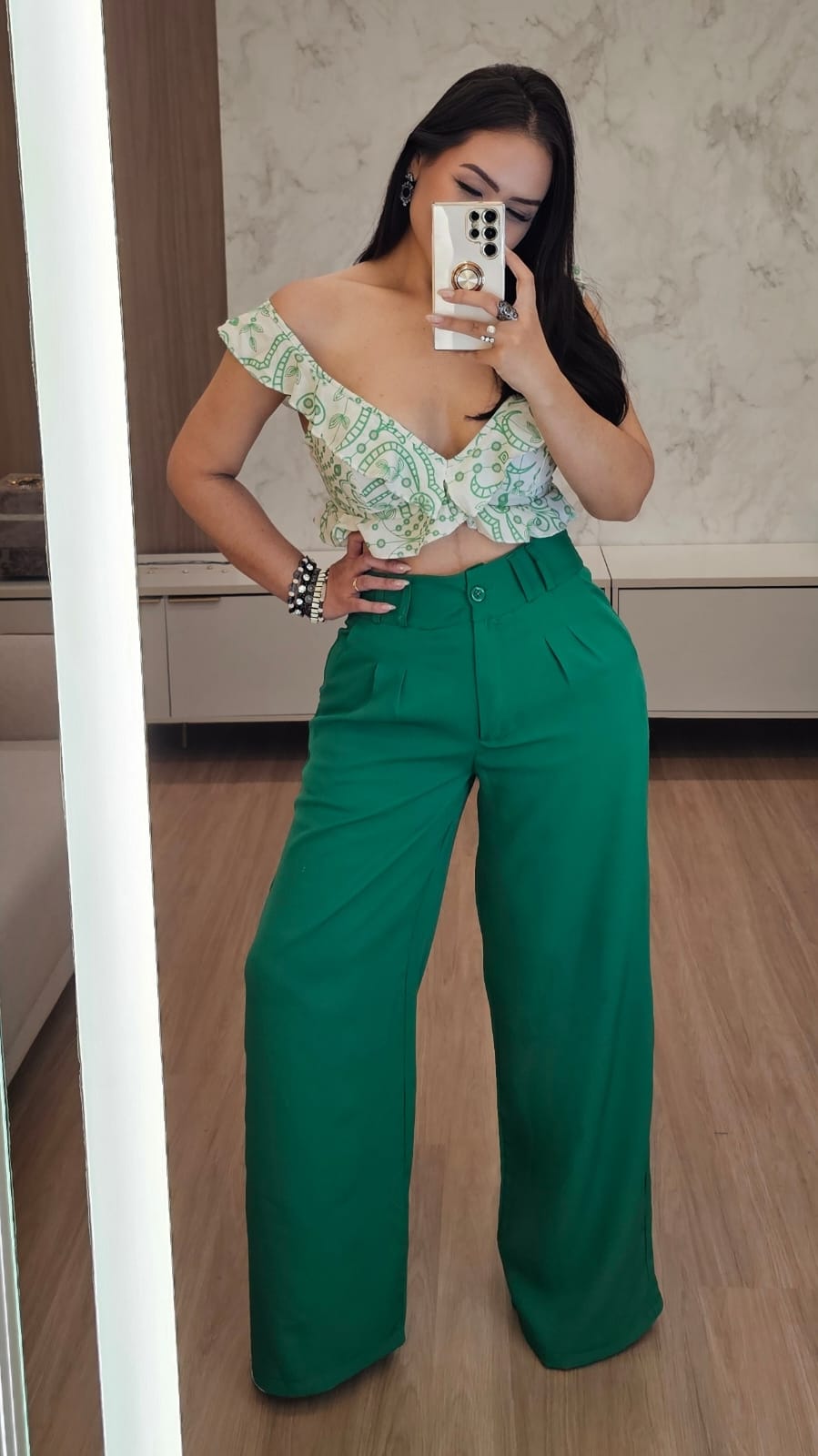 Calça Pantalona feminina verde em Alfaiataria com cintura alta - Yuri