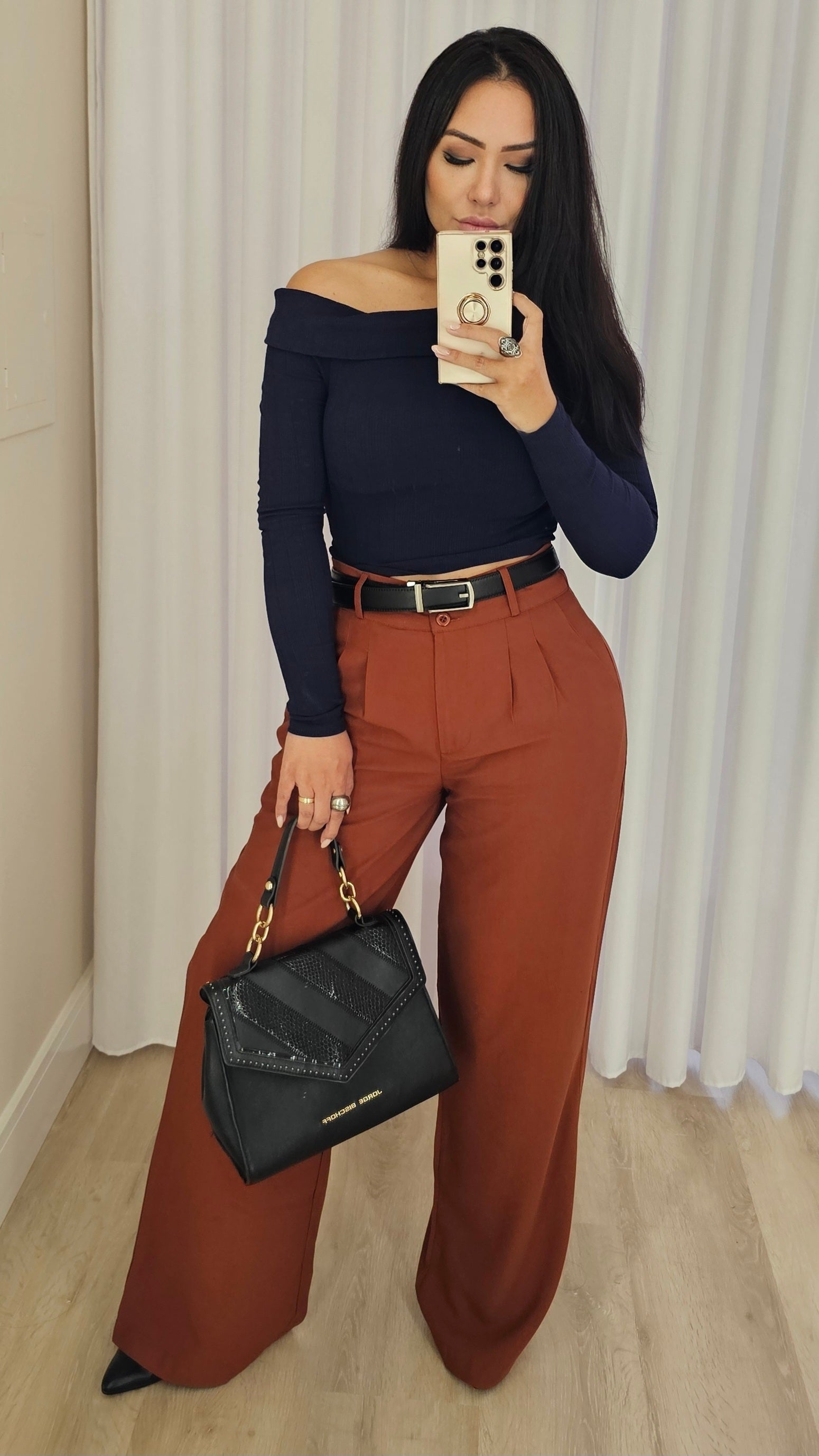 Blusa feminina em Ribana premium de manga longa e decote canoa