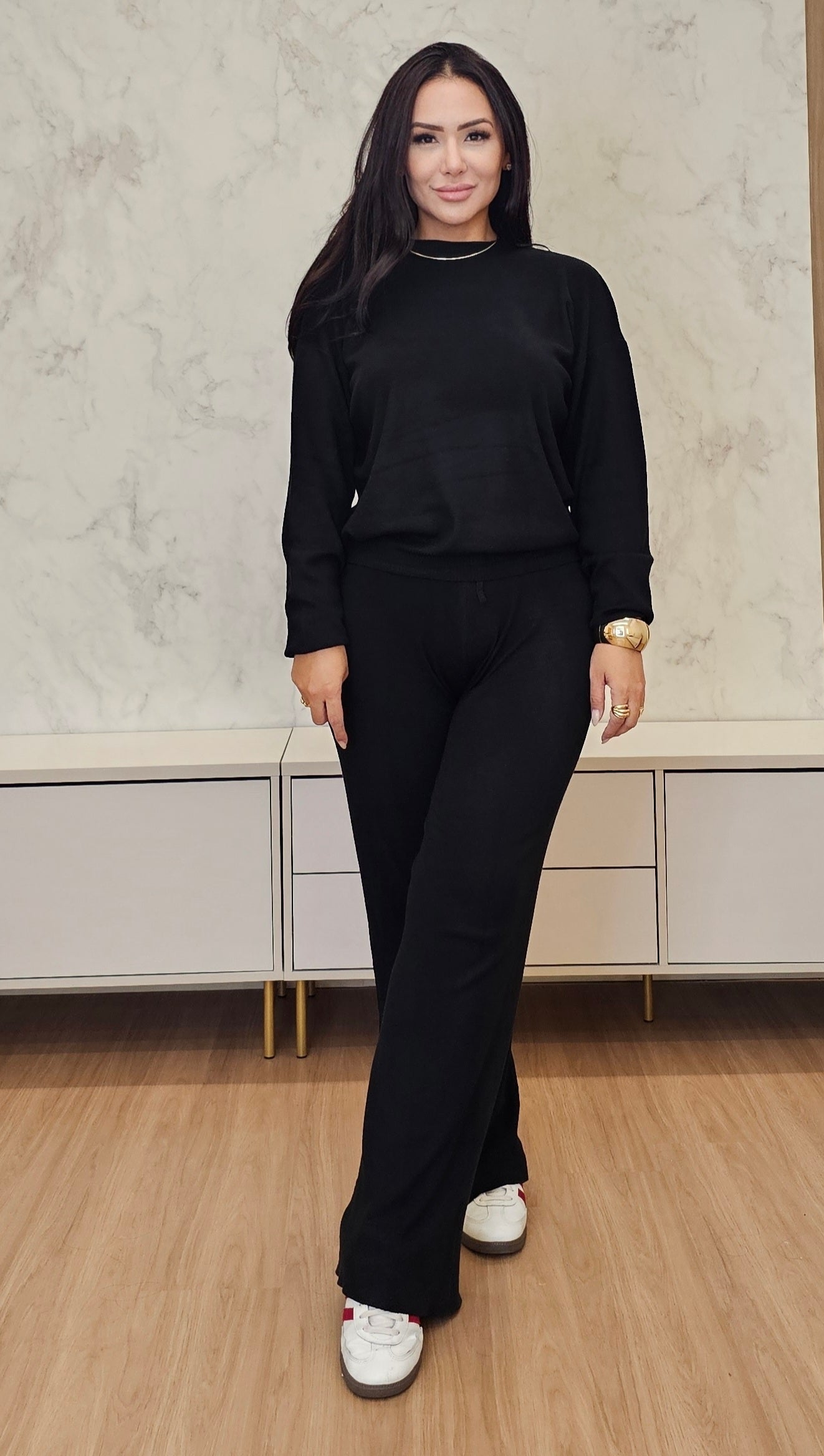 Conjunto feminino comfy preto em modal premium com elástico na cintura e cordão de amarração