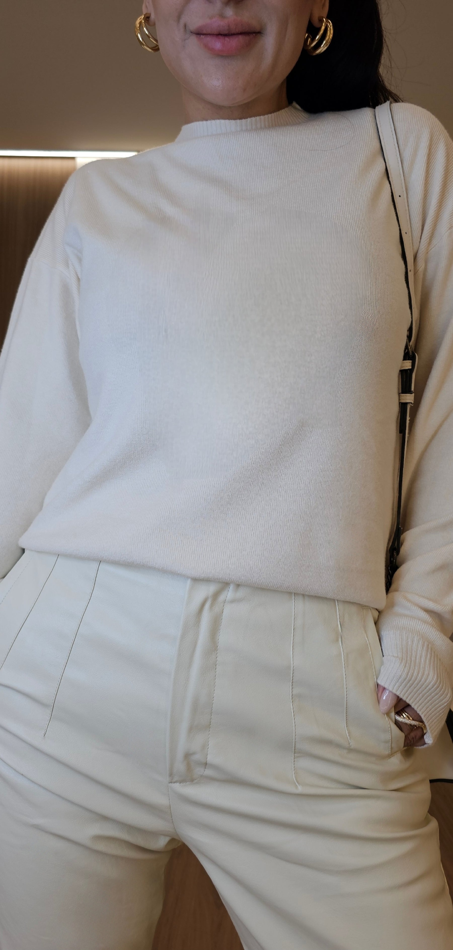 Calça Feminina em PU de Alta Qualidade Off White - Cintura alta com Bolsos Laterais - inspiração Zara