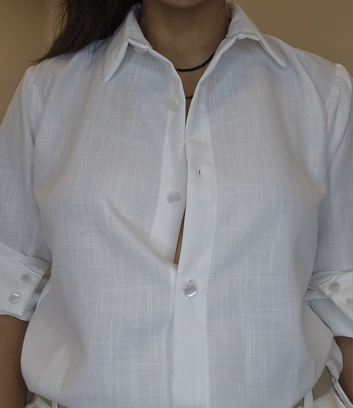Camisa Feminina branca com Botões Perolados - Aline