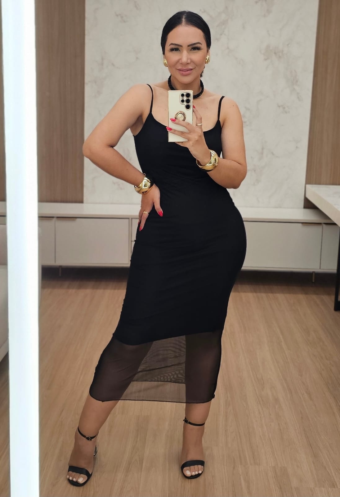 Vestido midi preto em tule liso - alças com regulagem e forro