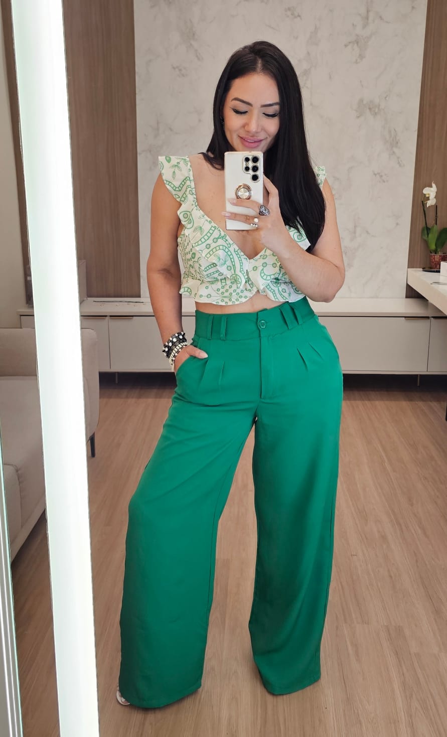 Calça Pantalona feminina verde em Alfaiataria com cintura alta - Yuri