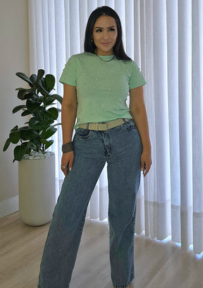 Calça jeans feminina wide leg de cintura alta e lavagem atemporal