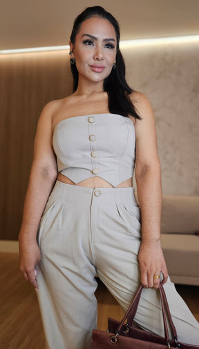 Conjunto Feminino de Alfaiataria Bege com Top Estruturado e Calça Cintura Alta