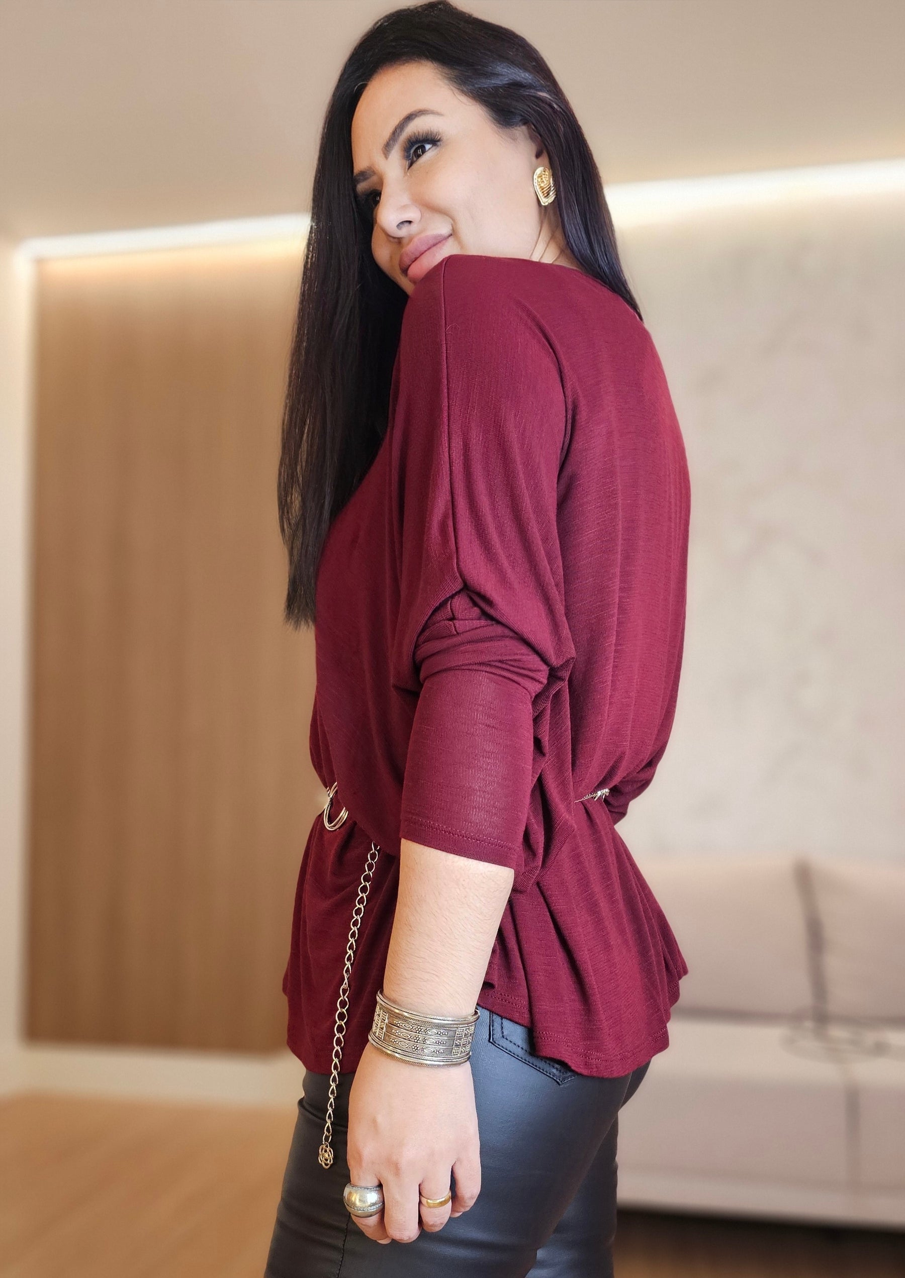 Blusa Feminina Marsala Manga Longa – Modelagem Ampla e Elegante