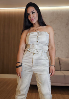 Conjunto Feminino Alfaiataria Risca de Giz – Elegância Atemporal com Versatilidade Moderna