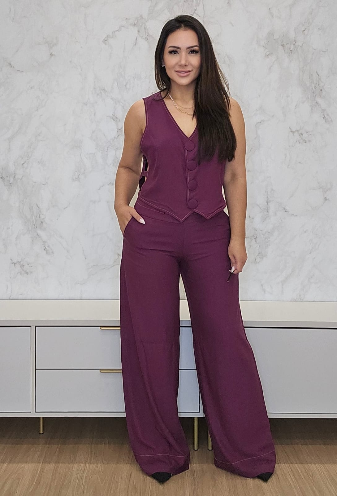 Calça pantalona feminina moderna em alfaiataria - Giovanna