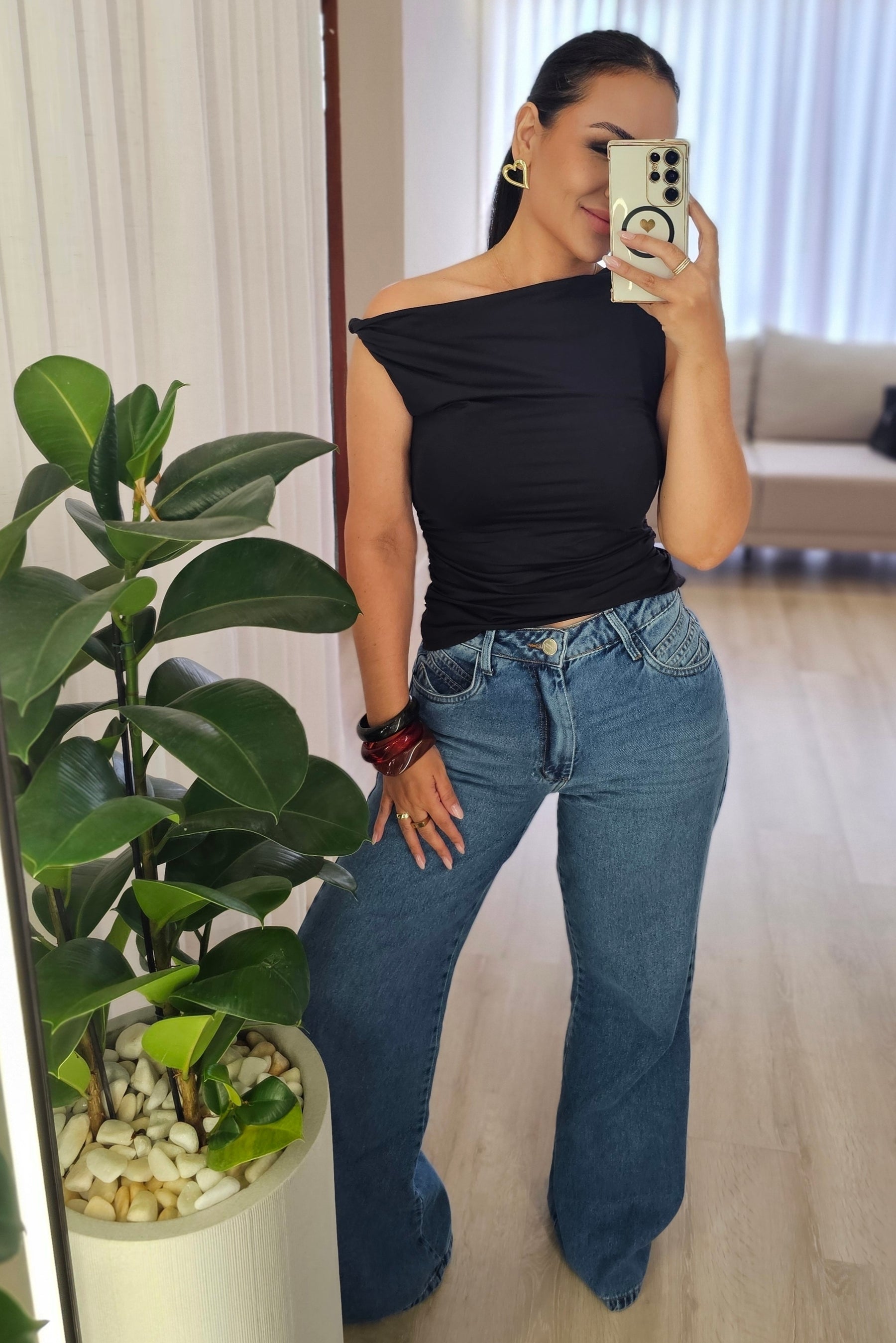 Blusa Assimétrica em Malha fria Premium com Elastano