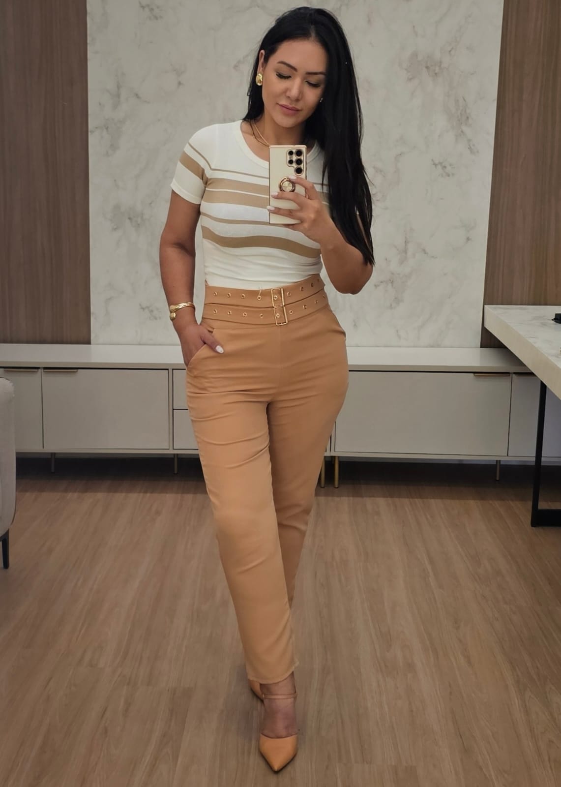 Calça feminina preta com Cinto Duplo