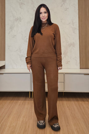 Conjunto feminino de tricot canelado marrom – conforto, estilo e elegância no seu dia a dia